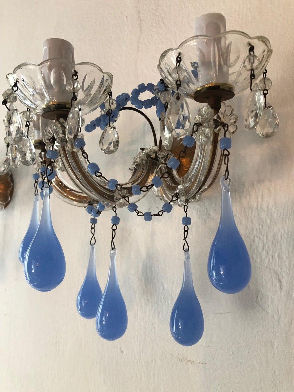 French Periwinkle Murano Glass Opaline Sconces, circa 1920 3