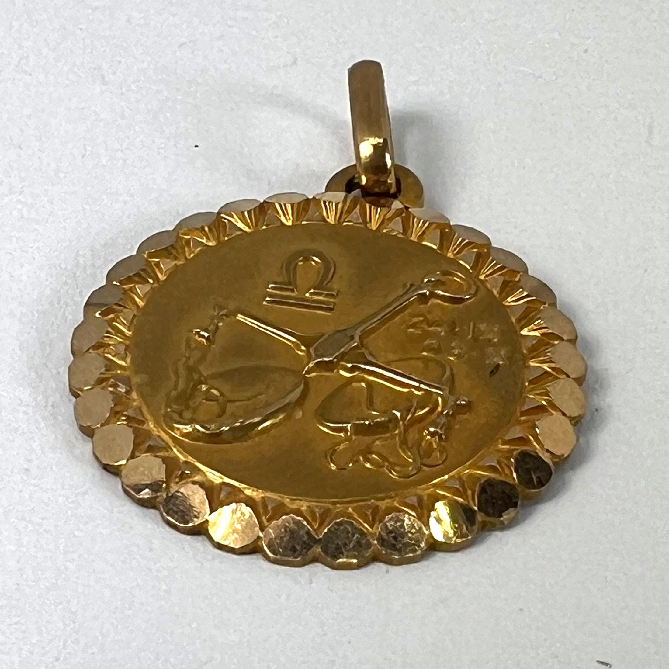 Pendentif à breloques en or jaune 18 carats French Perroud Large Libra Zodiac Starsign en vente 9