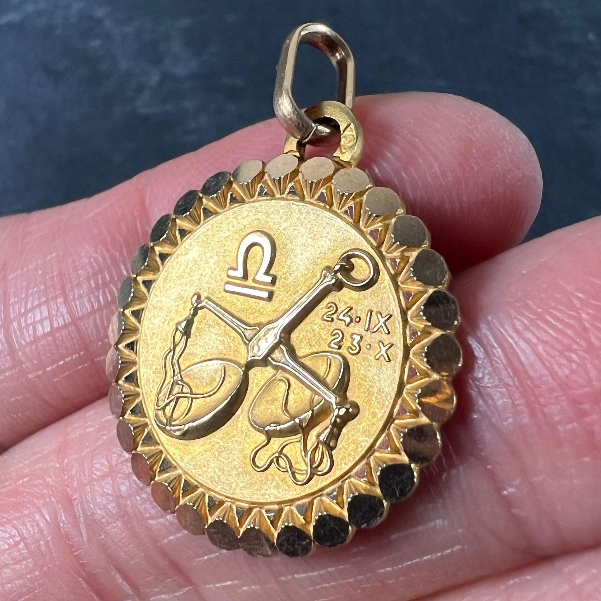 Pendentif à breloques en or jaune 18 carats French Perroud Large Libra Zodiac Starsign en vente 2