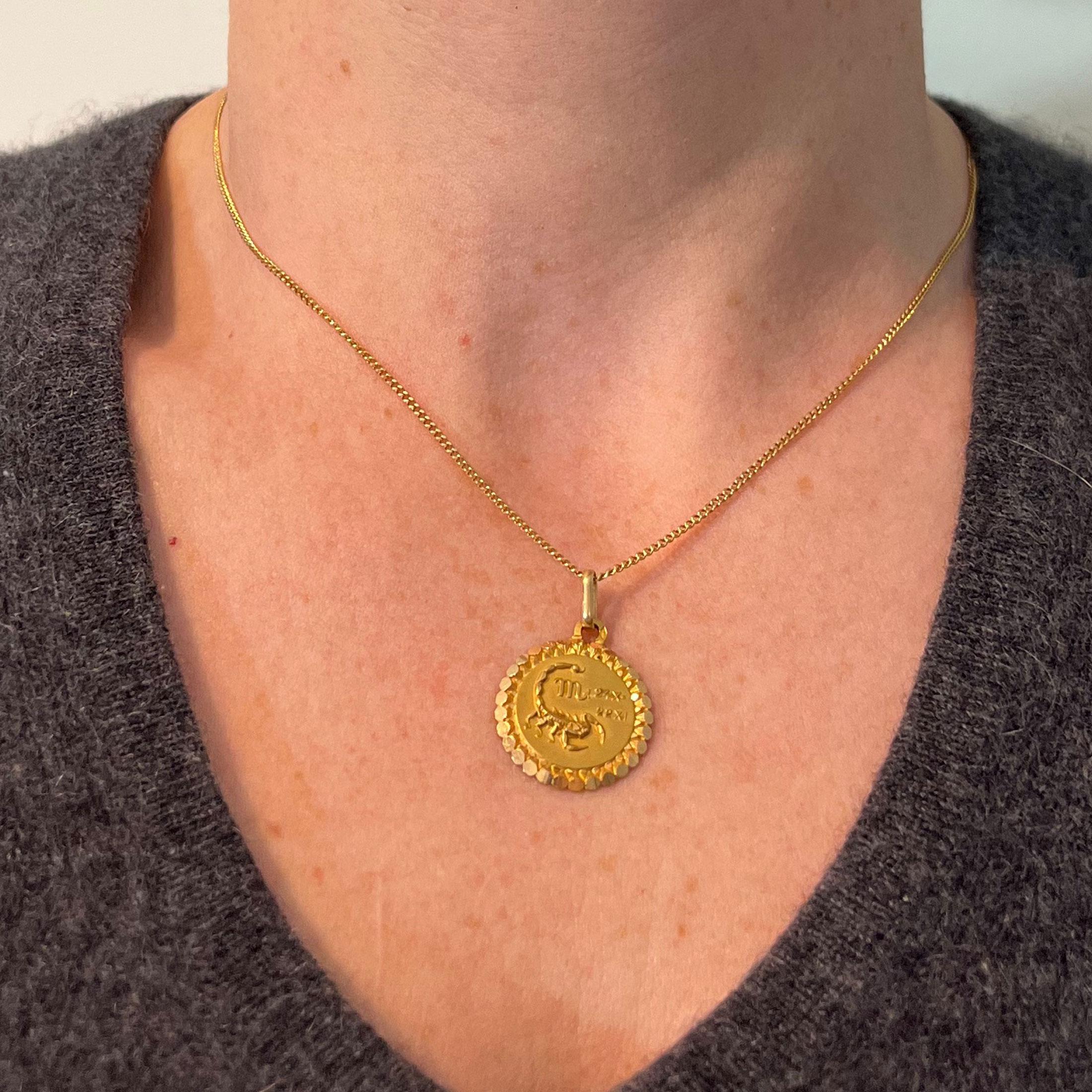Pendentif à breloques en or jaune 18K French Perroud Large Scorpio Zodiac Starsign Unisexe en vente
