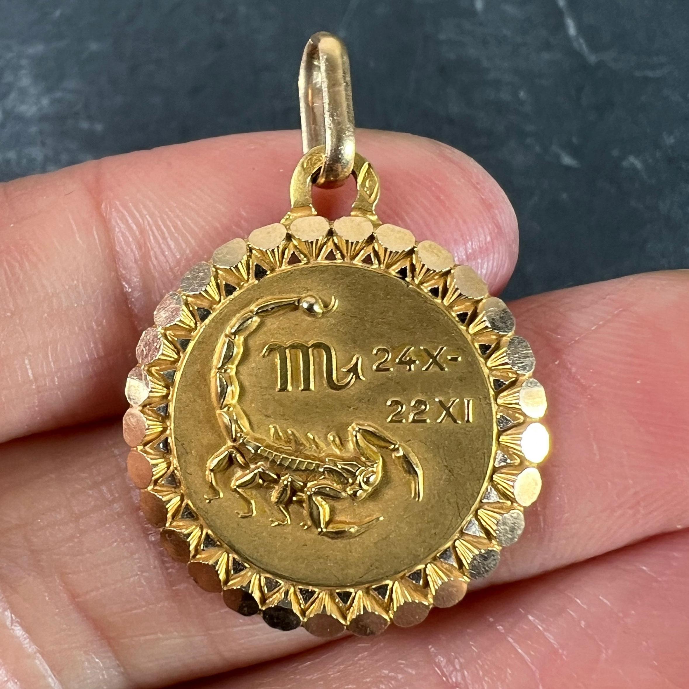 Pendentif à breloques en or jaune 18K French Perroud Large Scorpio Zodiac Starsign en vente 1