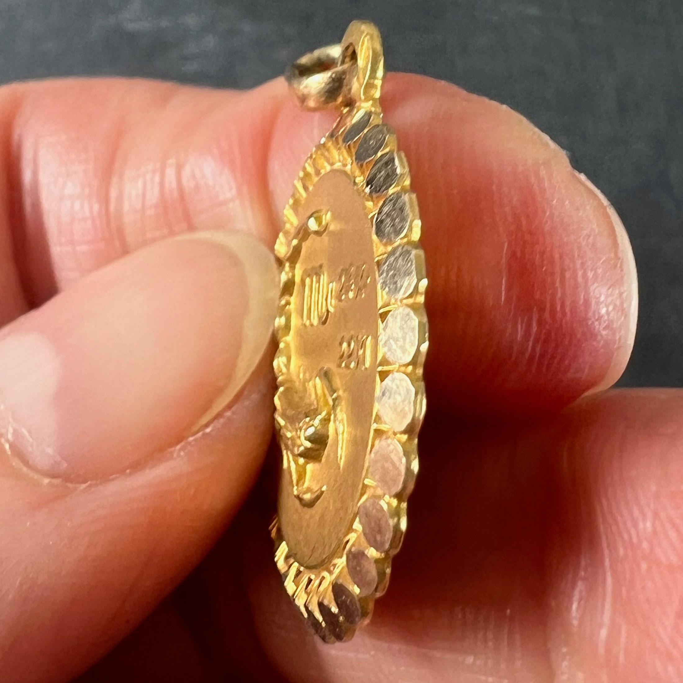 Pendentif à breloques en or jaune 18K French Perroud Large Scorpio Zodiac Starsign en vente 3