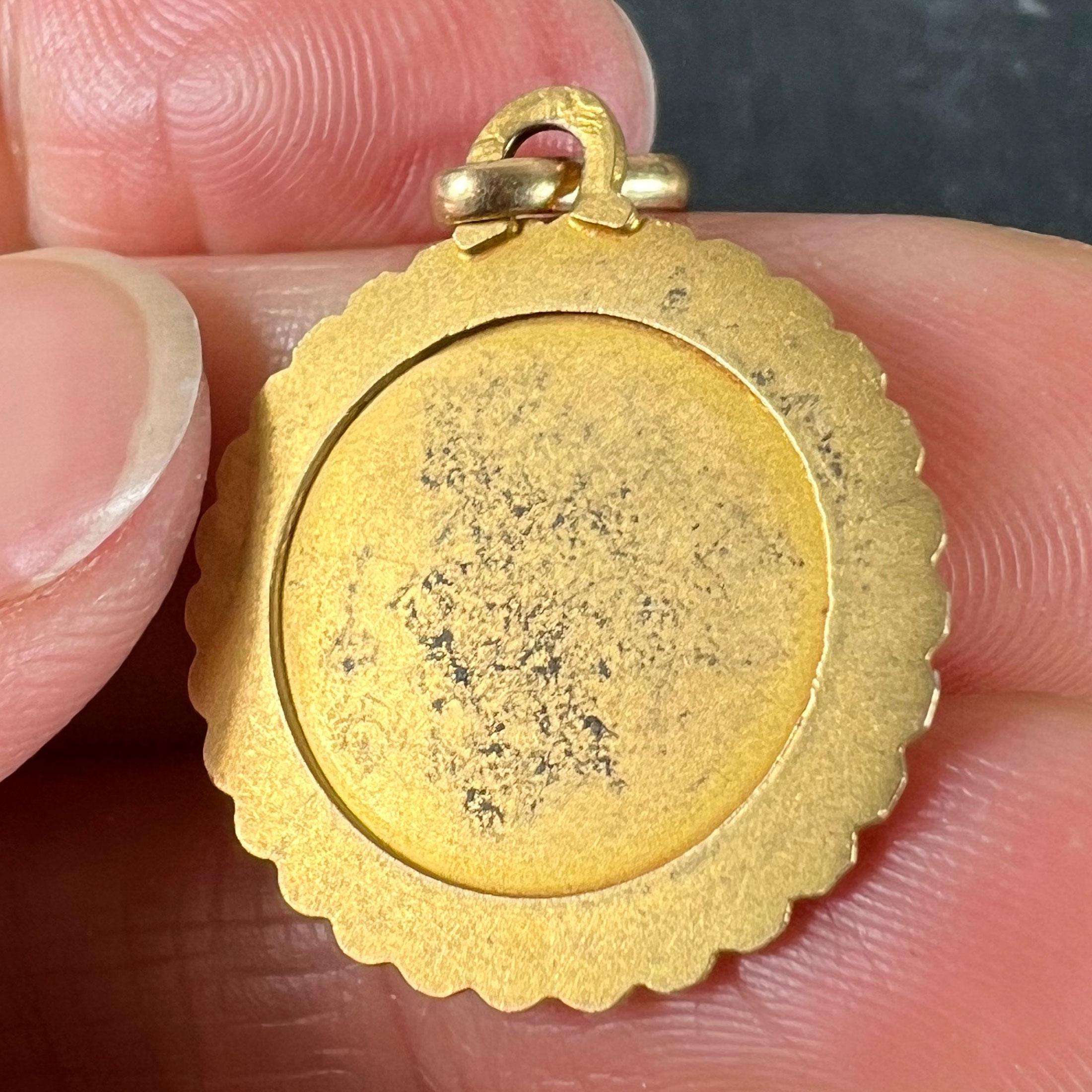Pendentif à breloques en or jaune 18K French Perroud Large Scorpio Zodiac Starsign en vente 4
