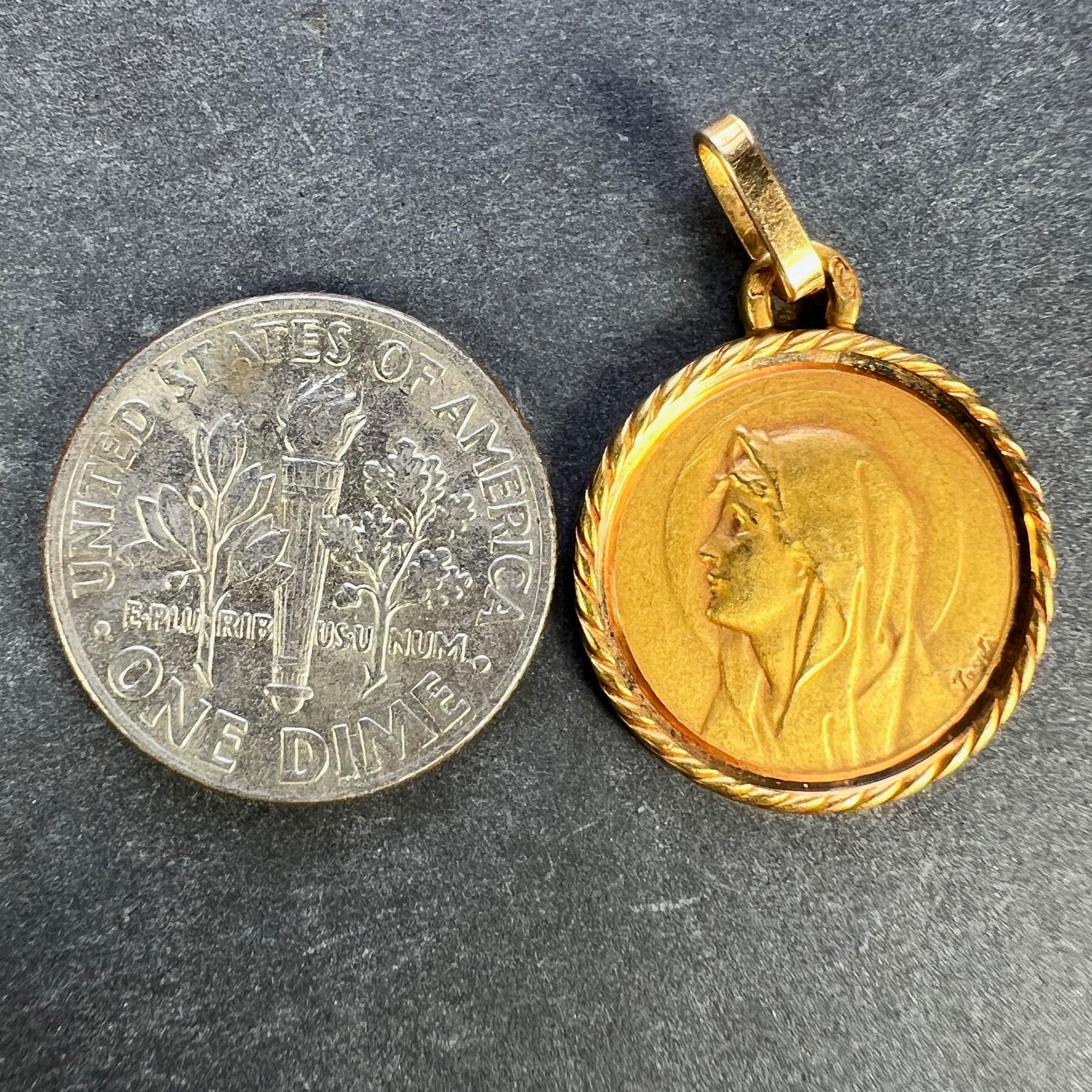 Perroud Pagdi Pendentif français en or jaune 18 carats avec médaille de la Vierge Marie en vente 6