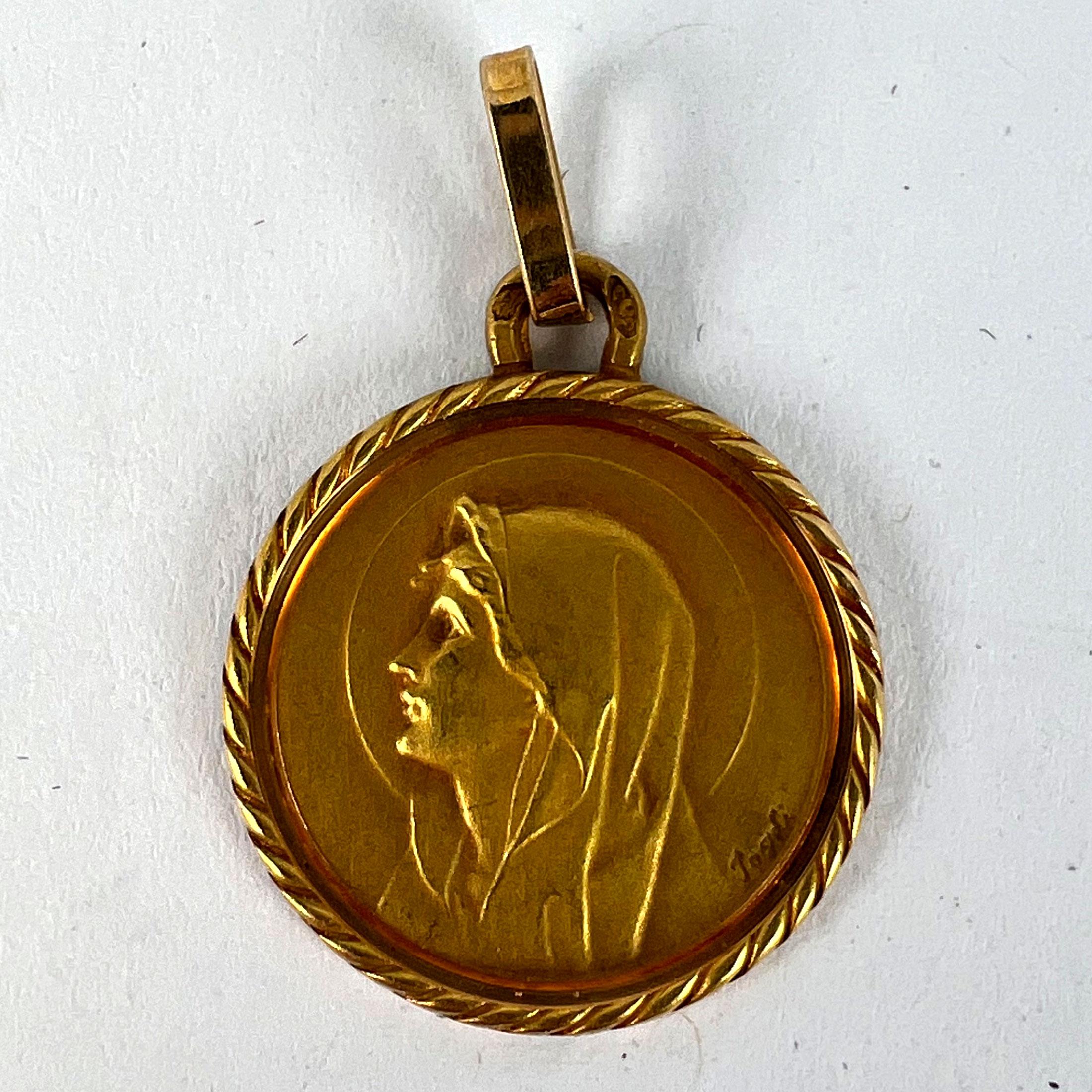 Perroud Pagdi Pendentif français en or jaune 18 carats avec médaille de la Vierge Marie en vente 7