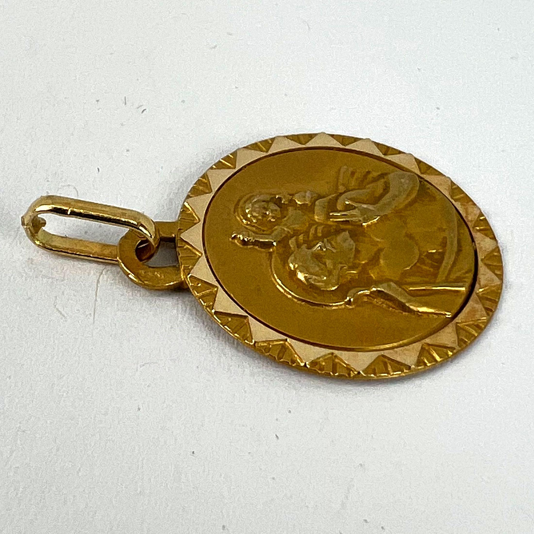 French Perroud Pendentif Médaille Saint Christophe en or jaune 18K en vente 10