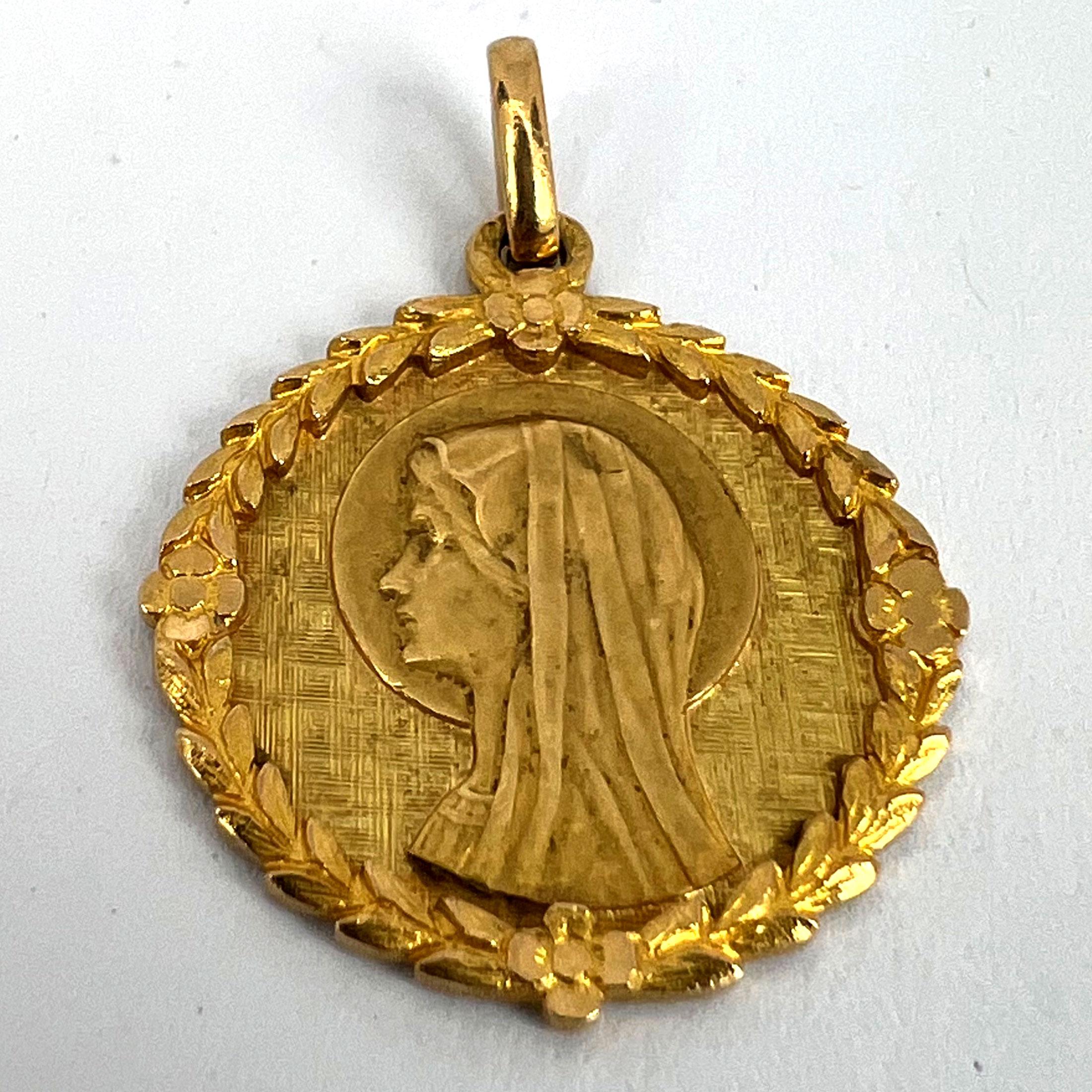 Französisch Perroud Jungfrau Maria Blumen Blätter Kranz 18K Gelb Gold Medal Charme Stift im Angebot 9