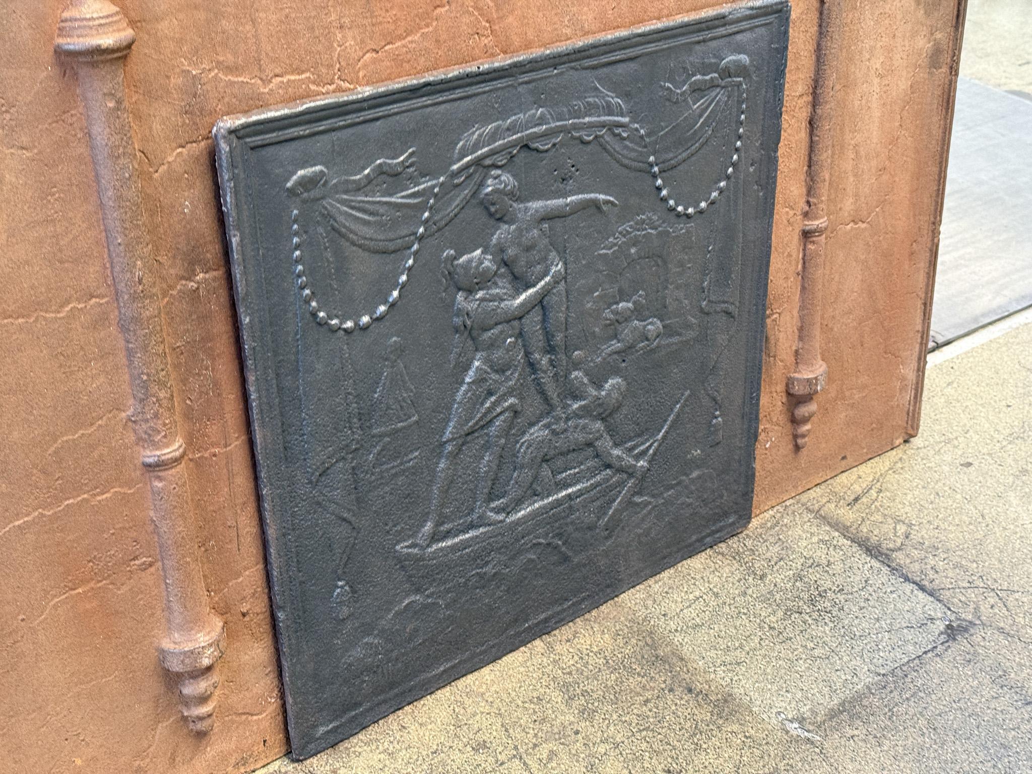 Plaque de cheminée française Persephone et Hadès, période néoclassique Bon état - En vente à Soest, NL