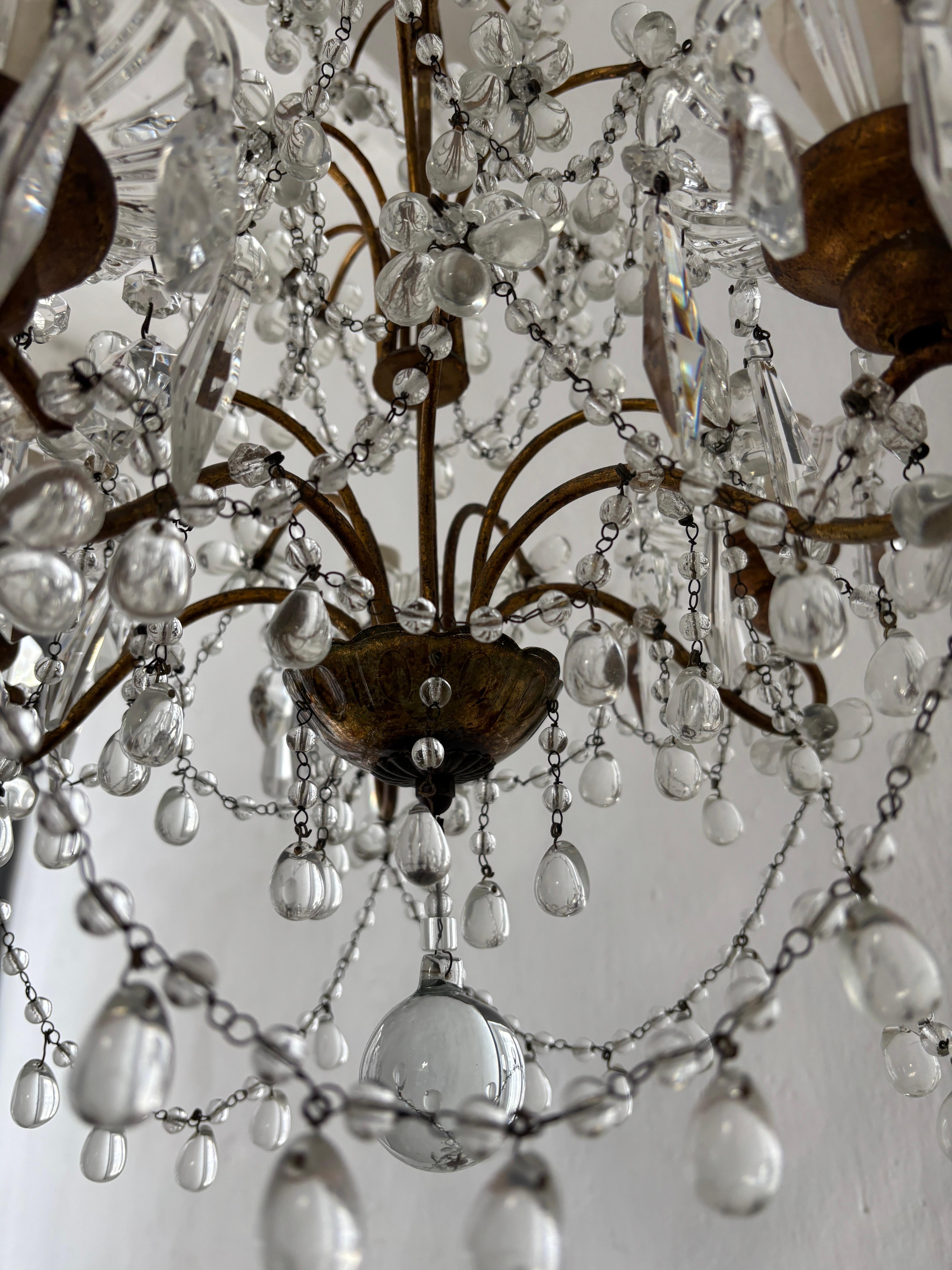 Cristal Lustre français en forme de petites gouttes de Murano avec fleurs et guirlandes, circa 1920 en vente