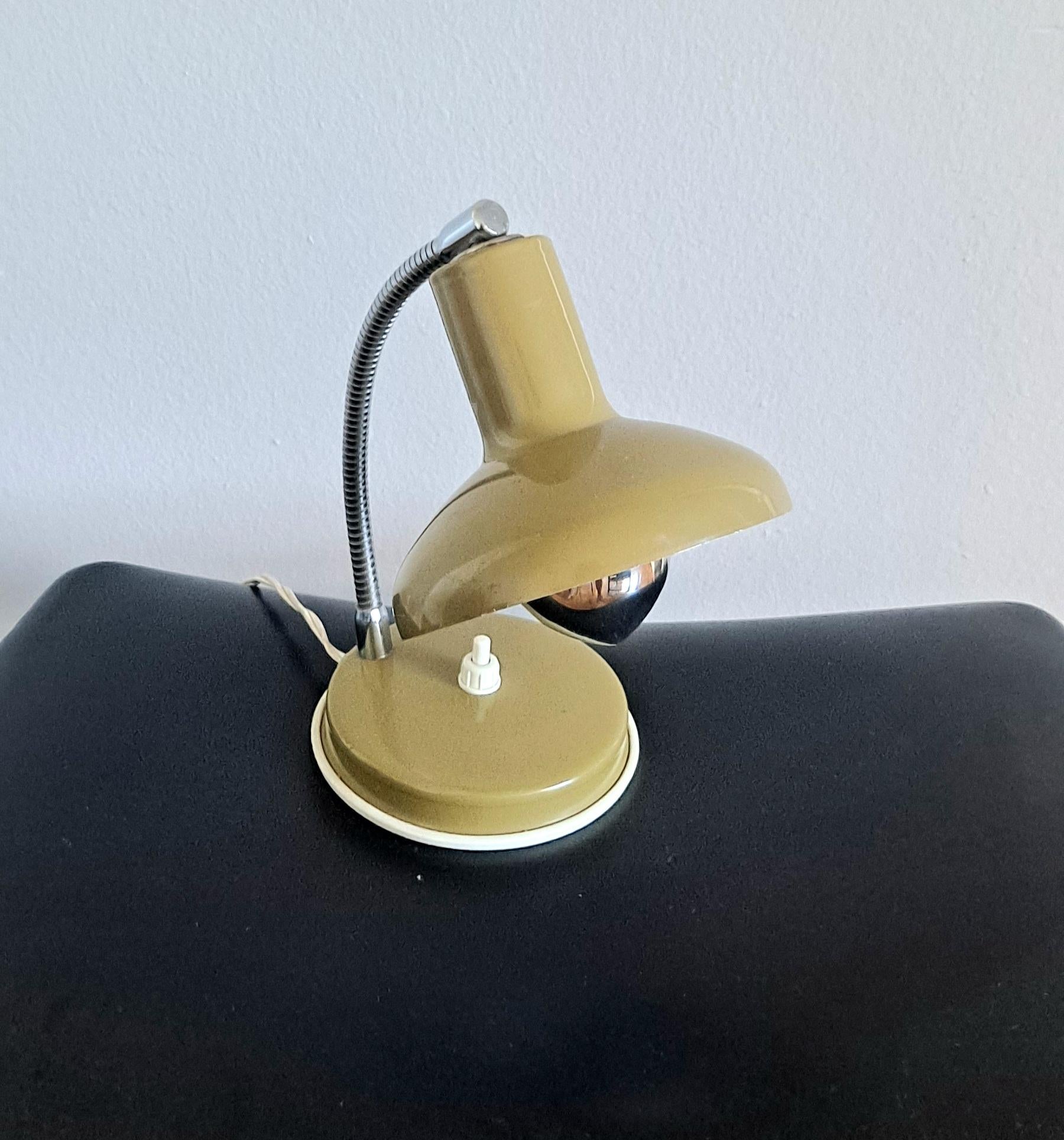 French Petit table lamp  In Good Condition In Los Angeles, CA
