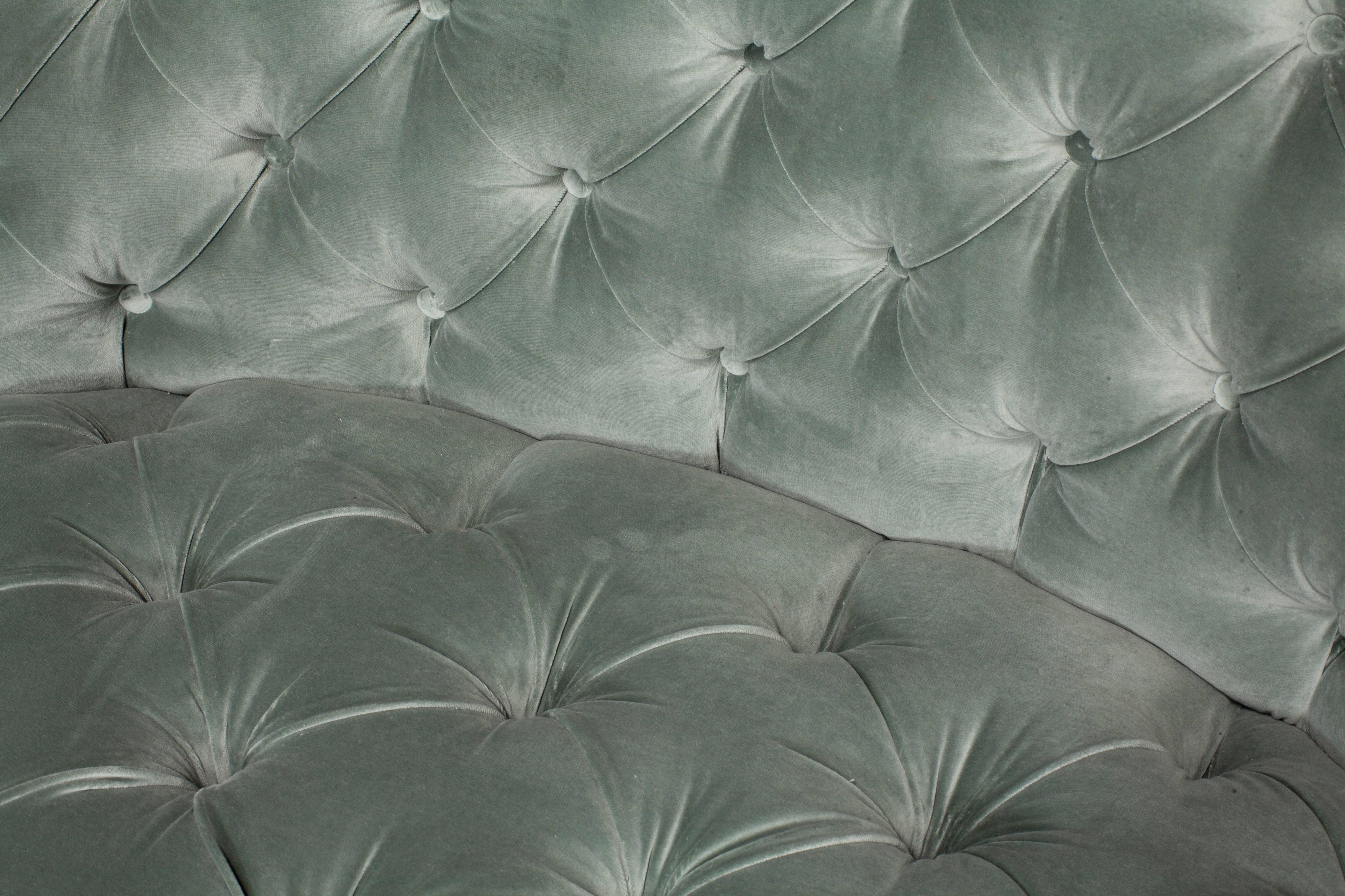 French Petite Tufted Settee Newly Upholstered in Beautiful Blue Grey Velvet In Excellent Condition In Los Angeles, CA