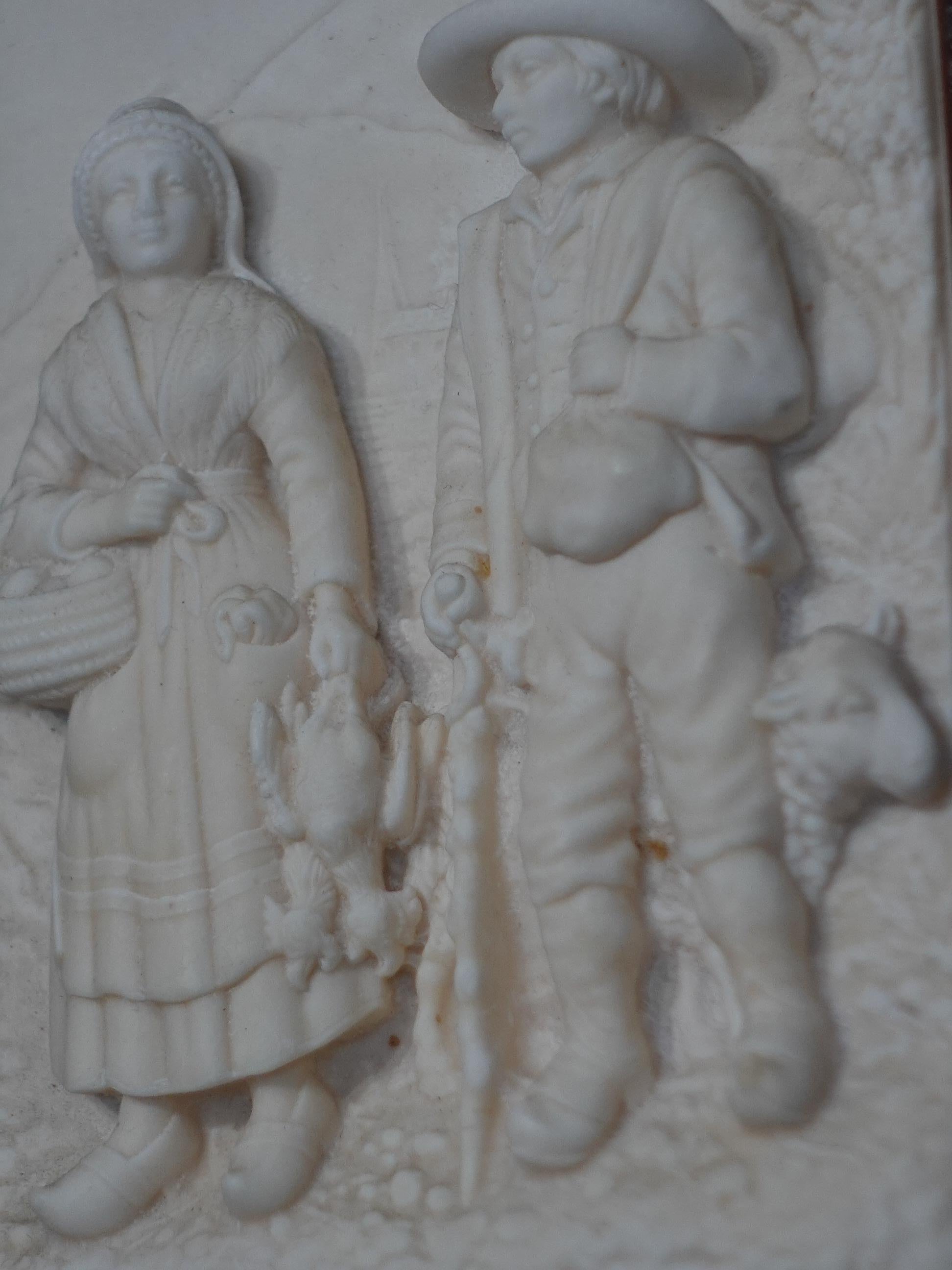 Sculpté à la main Sculpture en bas-relief en pierre calcaire pétrifiée française en vente