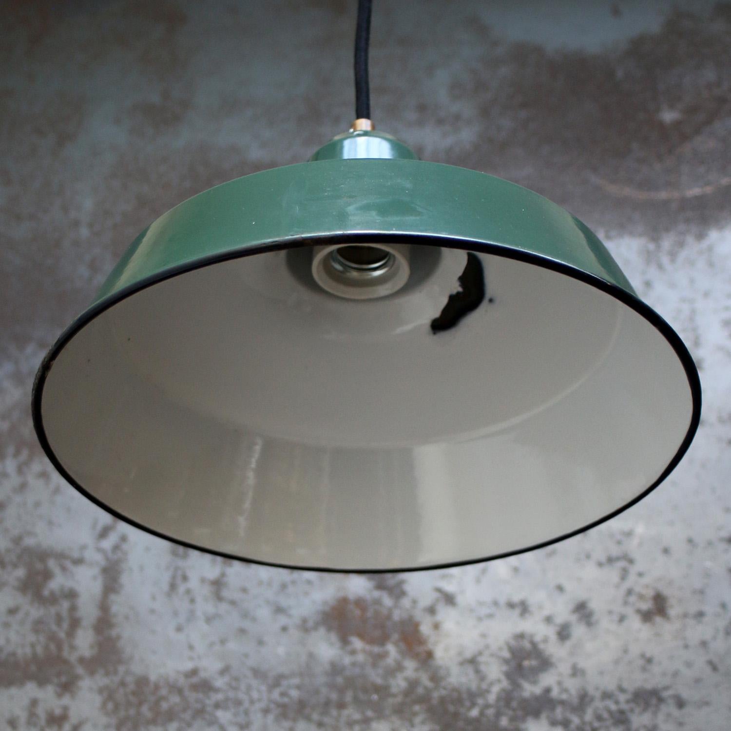 Colgante de fábrica industrial francés de esmalte verde petróleo de Sammode, Francia Francés en venta