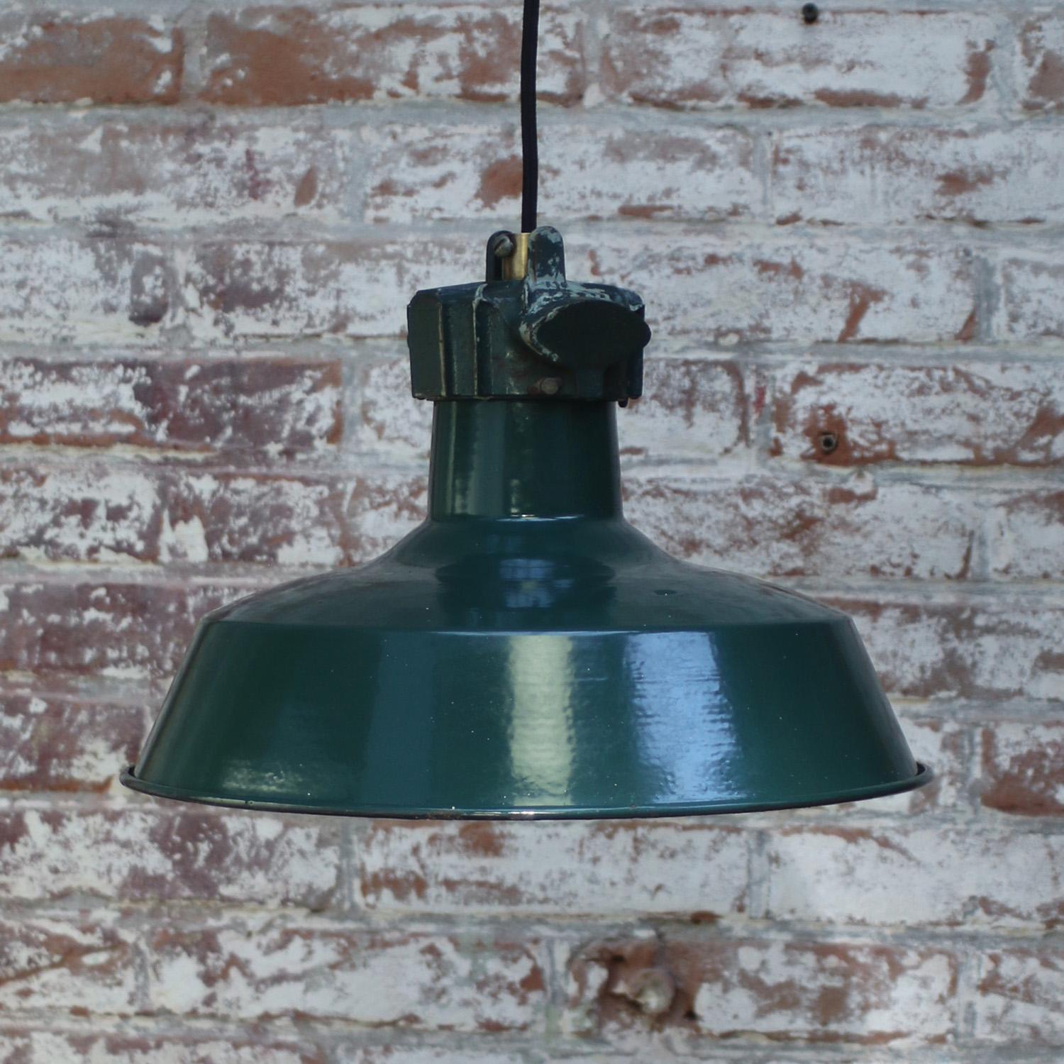 French Petrol Green Enamel Vintage Industrial Factory Pendant Lights by Sammode In Good Condition For Sale In Amsterdam, NL