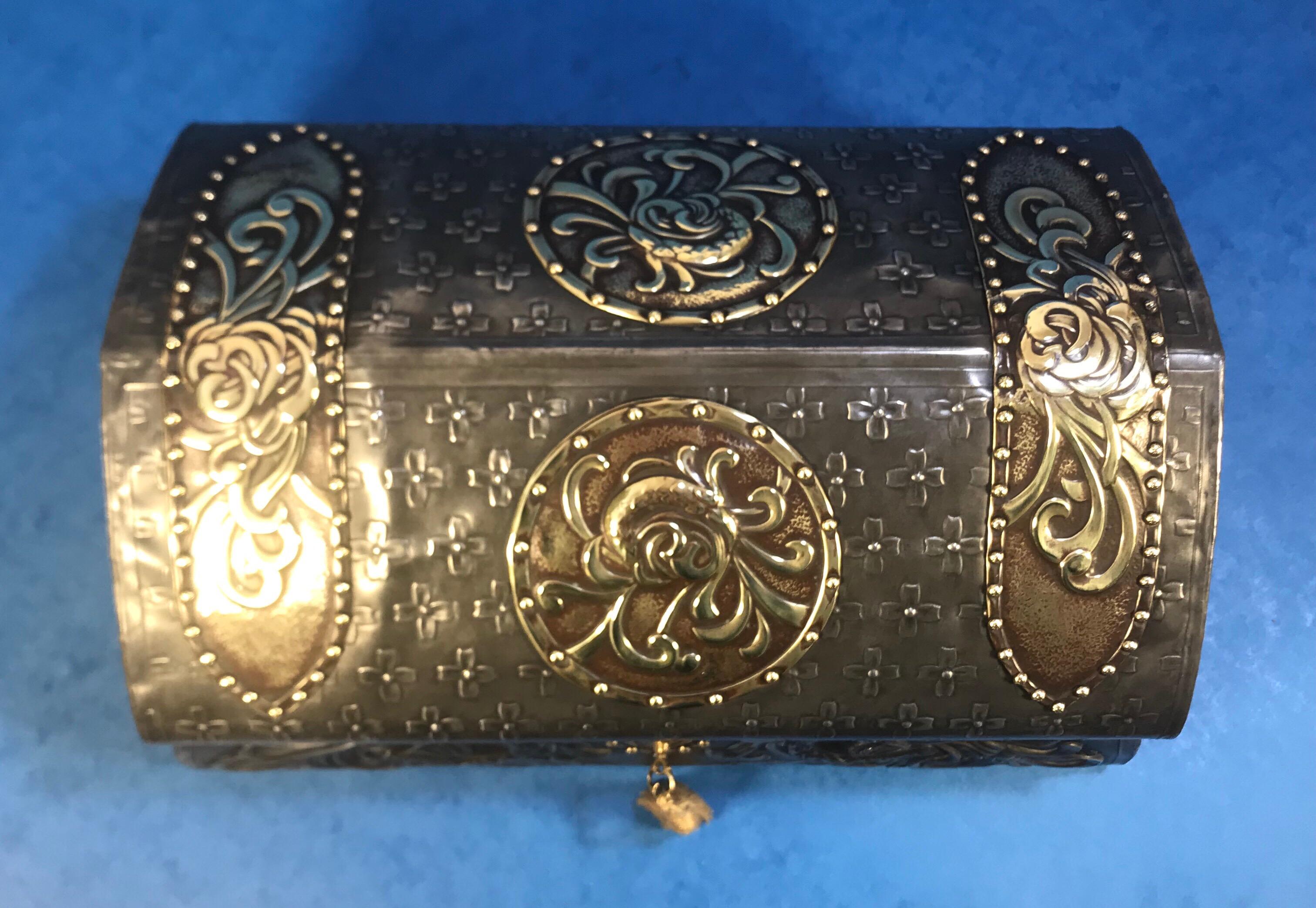 French Pewter Arts & Crafts Box In Good Condition For Sale In Windsor, Berkshire
