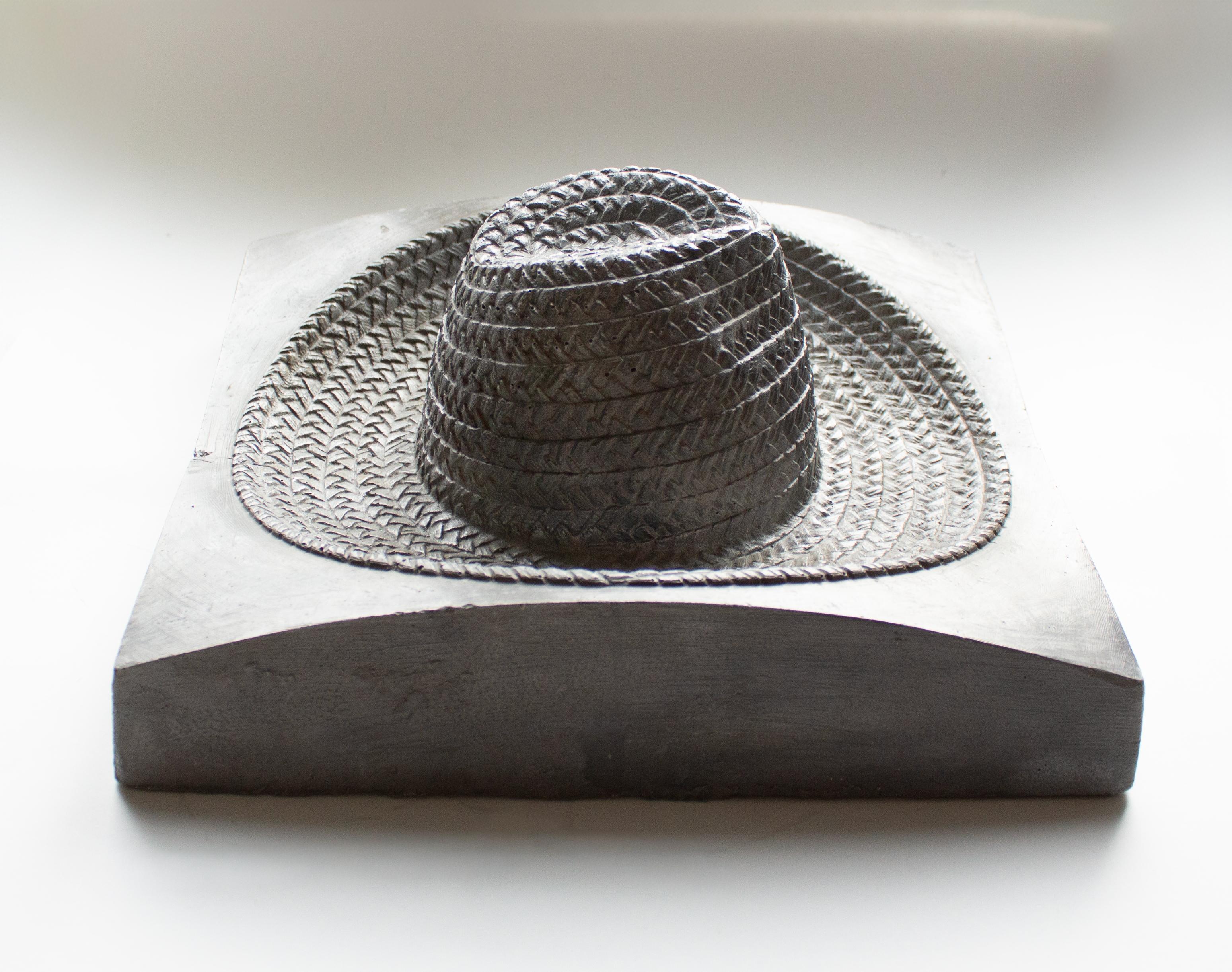 Peltro Lo stampo per cappello Panama in peltro francese è un oggetto industriale scultoreo con carattere in vendita