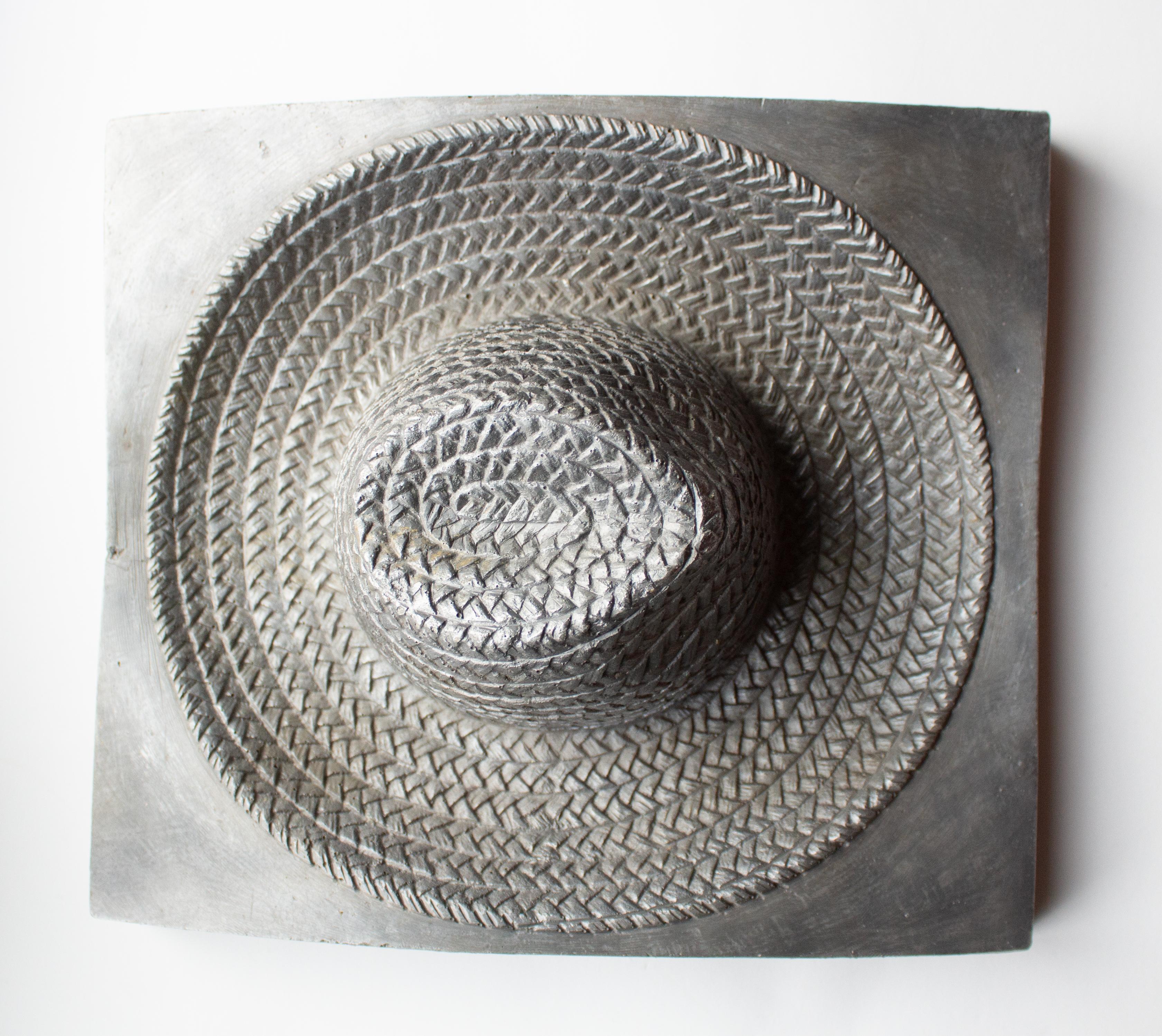 Lo stampo per cappello Panama in peltro francese è un oggetto industriale scultoreo con carattere in vendita 1