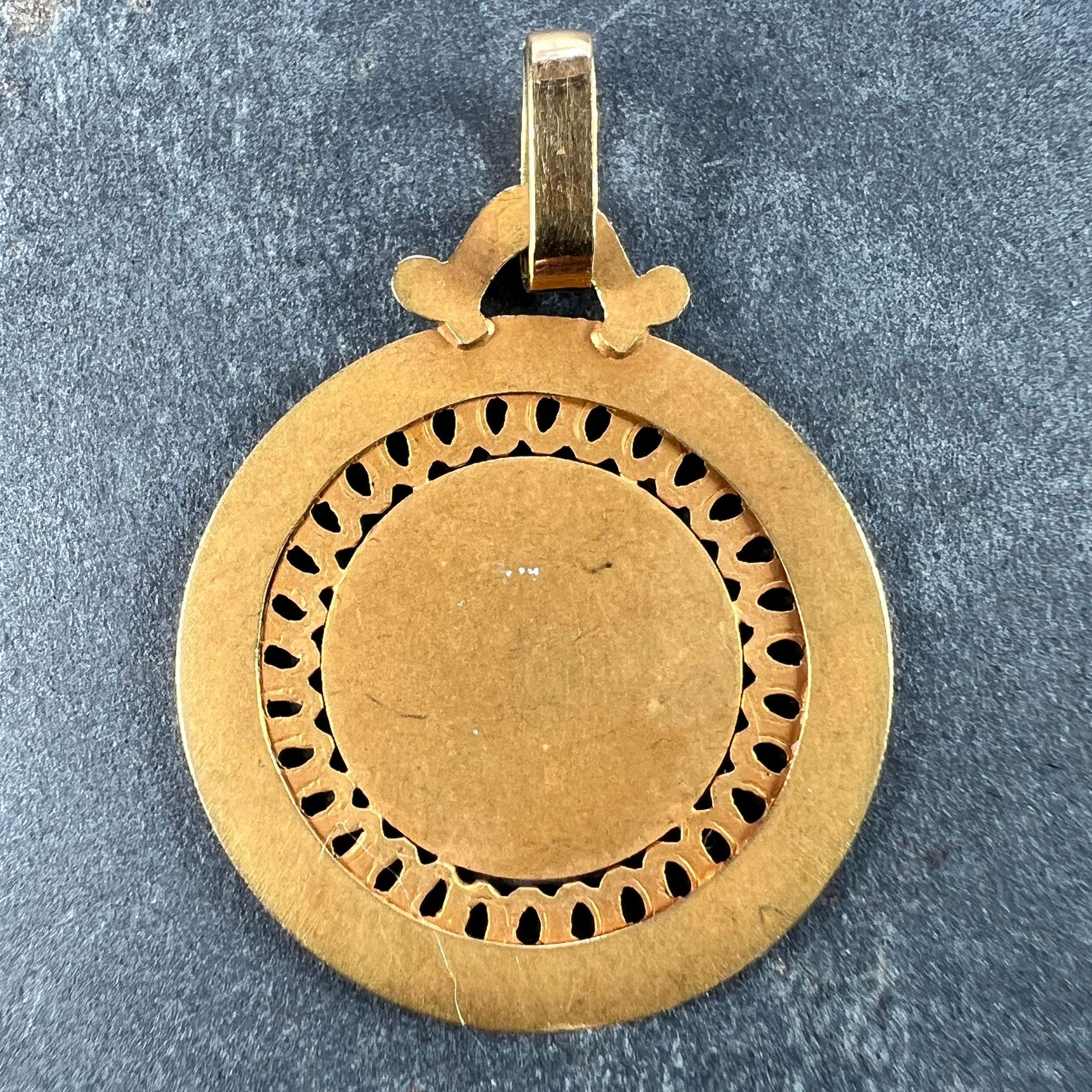 Pendentif Médaille en or jaune 18K, ronde et percée à la française Bon état - En vente à London, GB