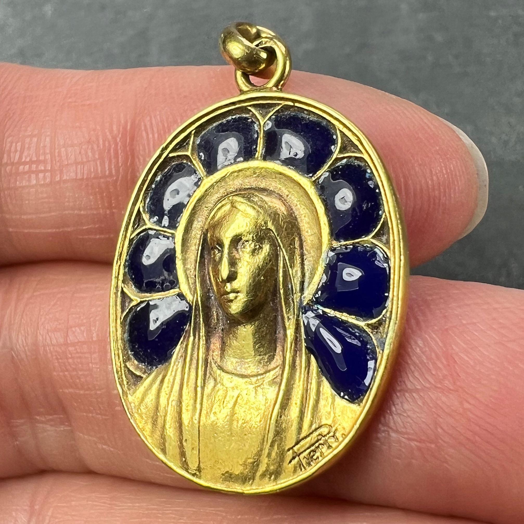 French Pierly Virgin Mary Plique A Jour Enamel 18K Yellow Gold Pendant Medal For Sale 3