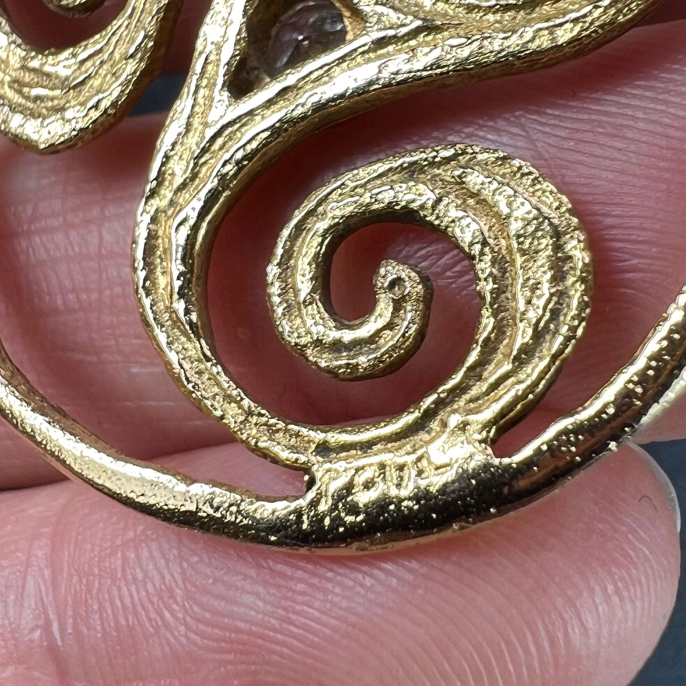 Pierre Toulhart Triskel Triskelion Pendentif français en or jaune 18 carats avec diamants en vente 5