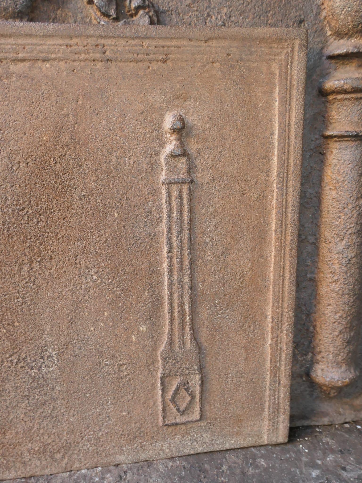 French 'Pillars of Freedom' Fireback / Backsplash, 18th - 19th C. In Good Condition For Sale In Soest, NL
