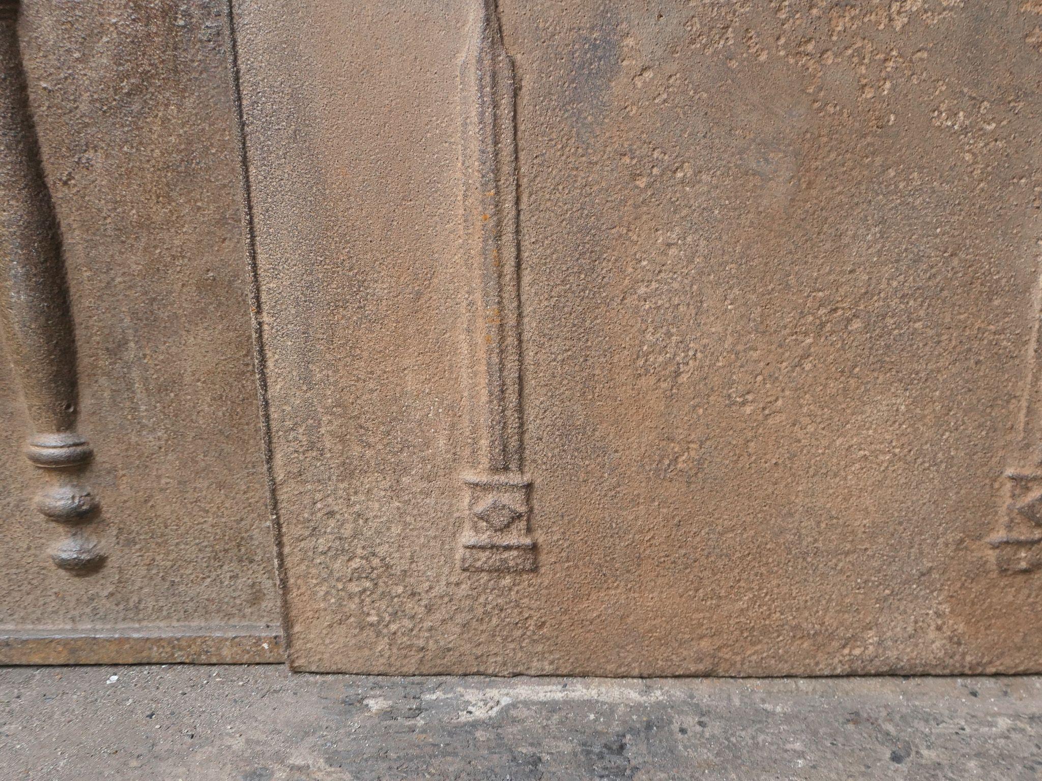 Rivestimento per caminetto francese 