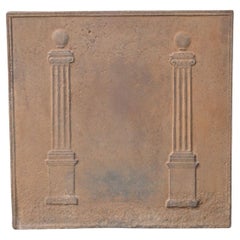 Plaque de cheminée / dosseret français "Piliers de la liberté", début du C.C.