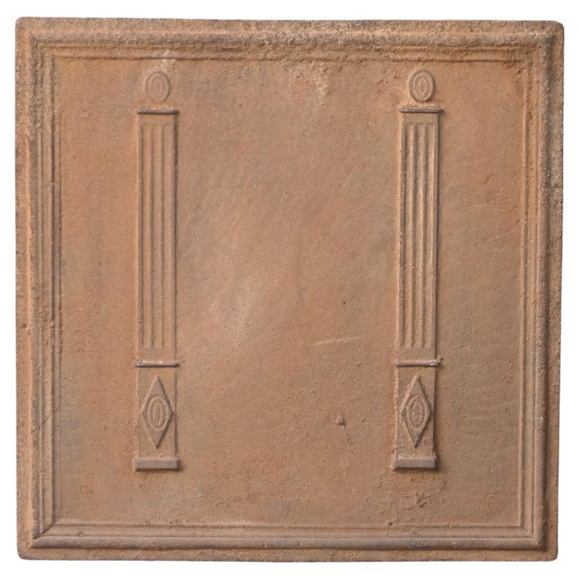 Plaque de cheminée / dosseret français "Piliers de la liberté", début du C.C.
