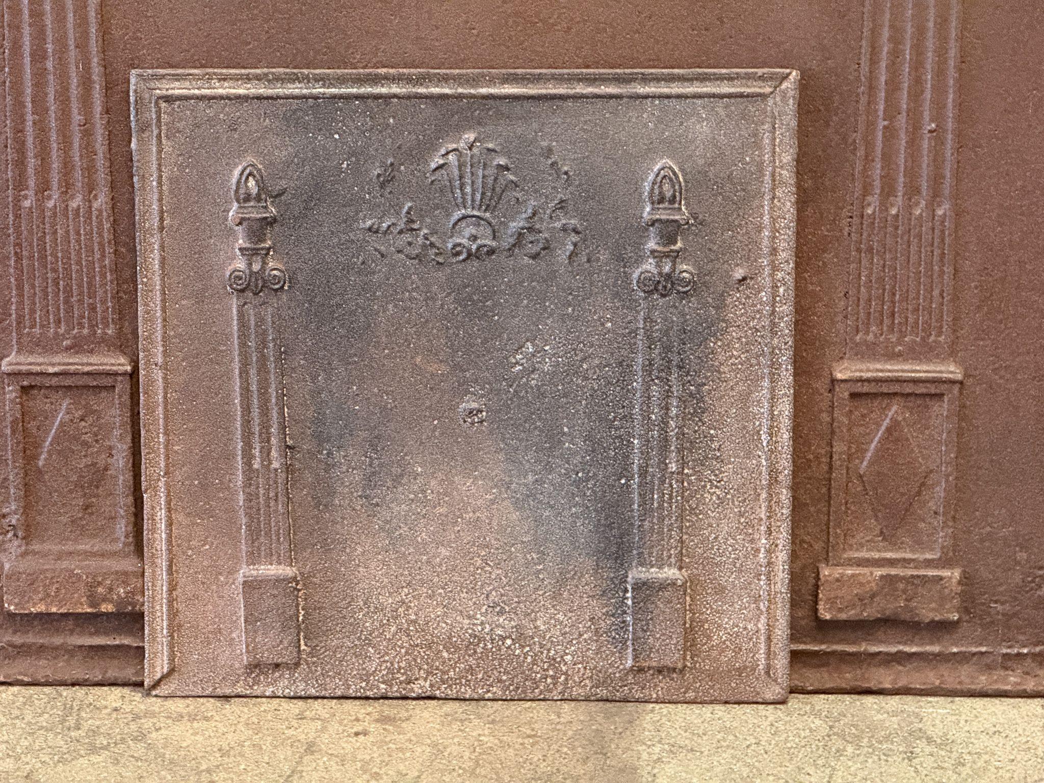 Néoclassique Plaque de cheminée / dosseret 