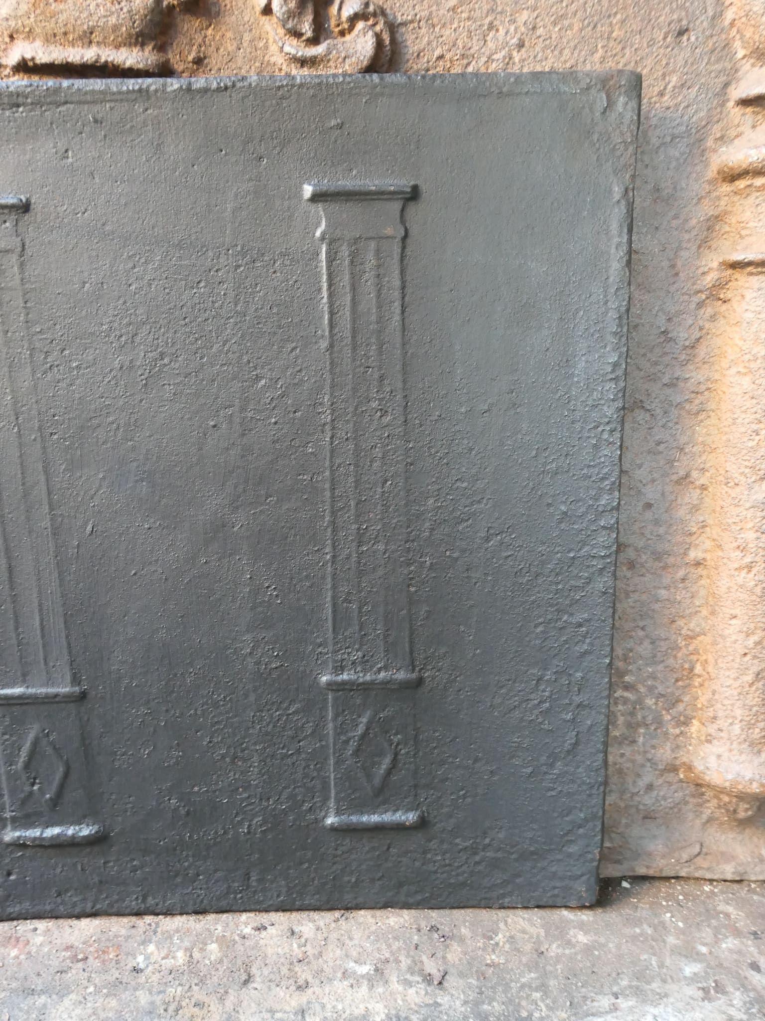Rivestimento per caminetto francese 