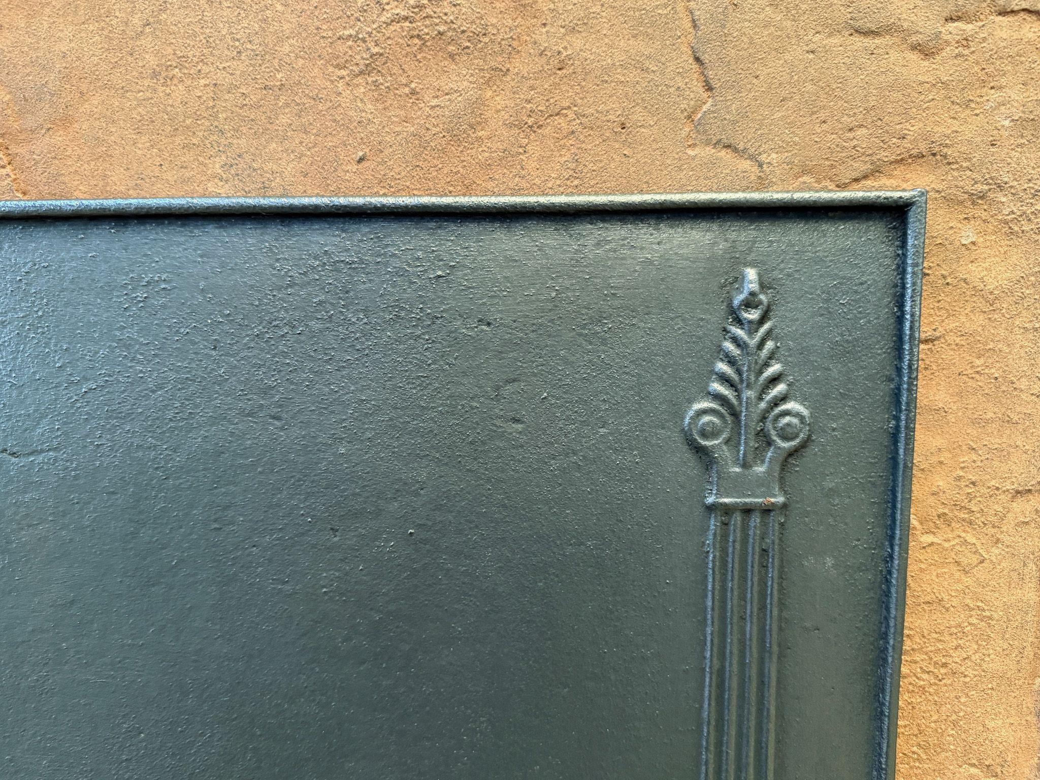 French 'Pillars of Freedom' Fireback / Backsplash, Neoclassical Period, 19th C. In Good Condition For Sale In Soest, NL