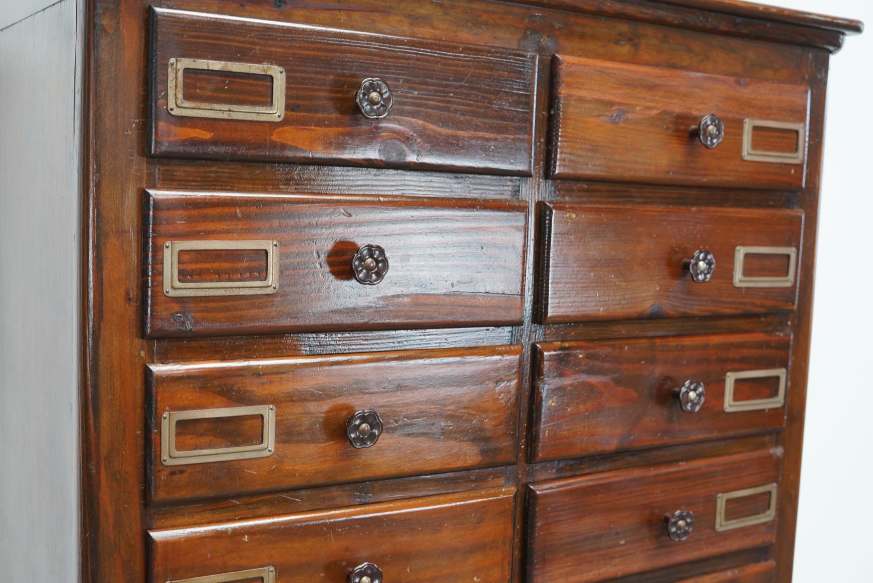 French Pine Apothecary Bank of Drawers, 1950s In Good Condition In Nijmegen, NL