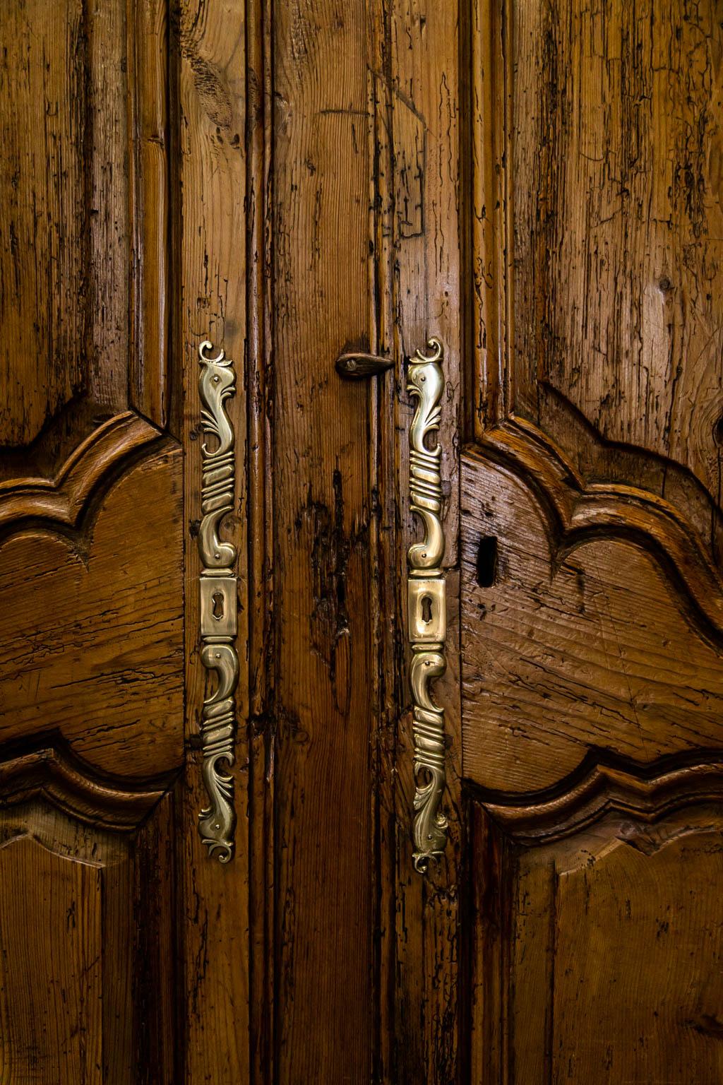 French Pine Armoire In Good Condition For Sale In Wilson, NC