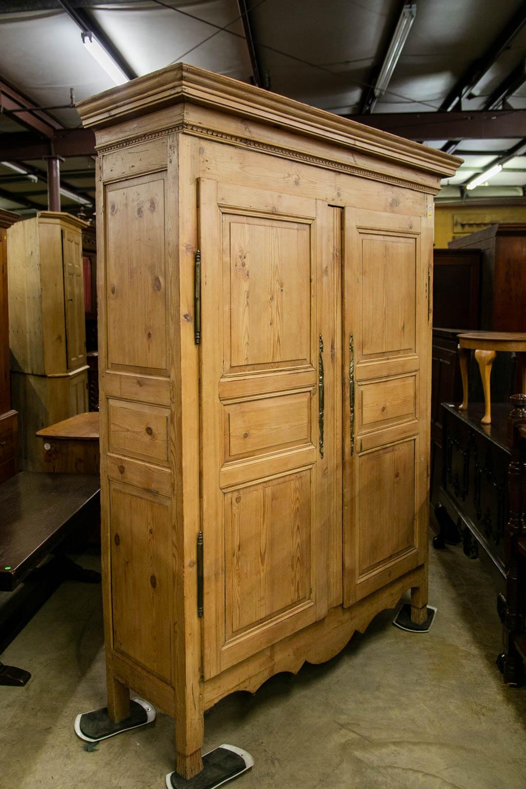 French Pine Armoire In Good Condition In Wilson, NC