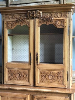 Buffet à deux corps en pin français, vers 1800