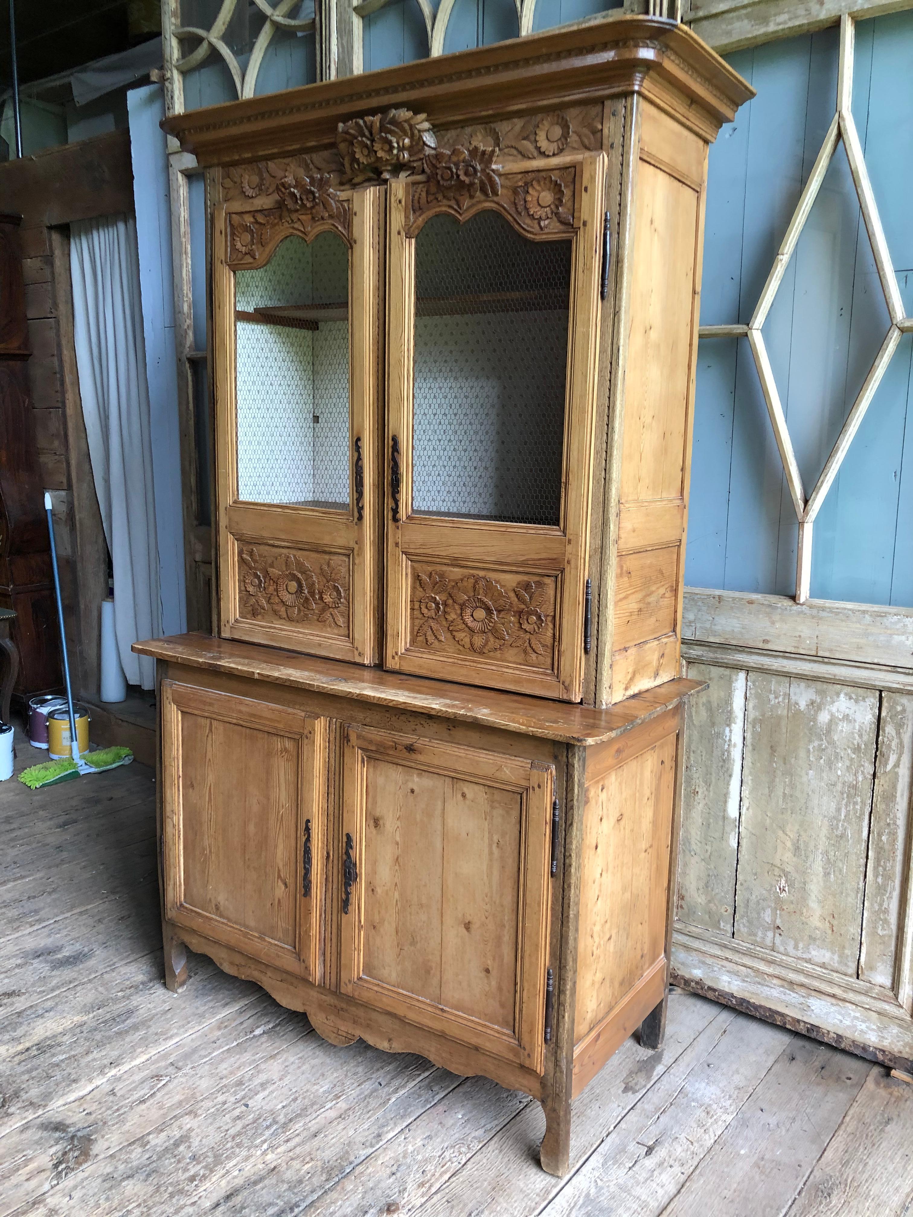 19th Century French Pine Buffet a Deux Corps, C. 1800 For Sale