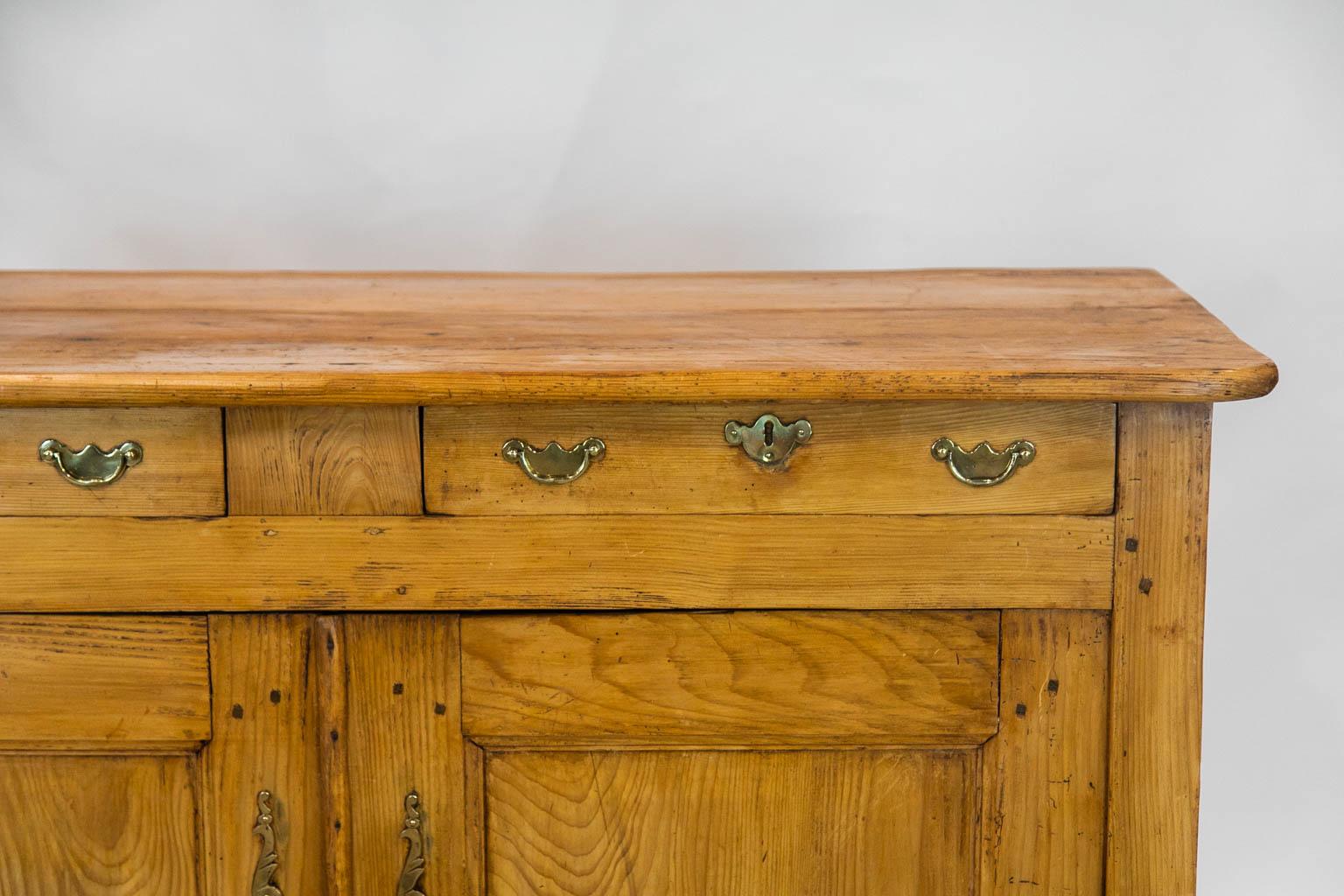 French Pine Buffet In Good Condition For Sale In Wilson, NC