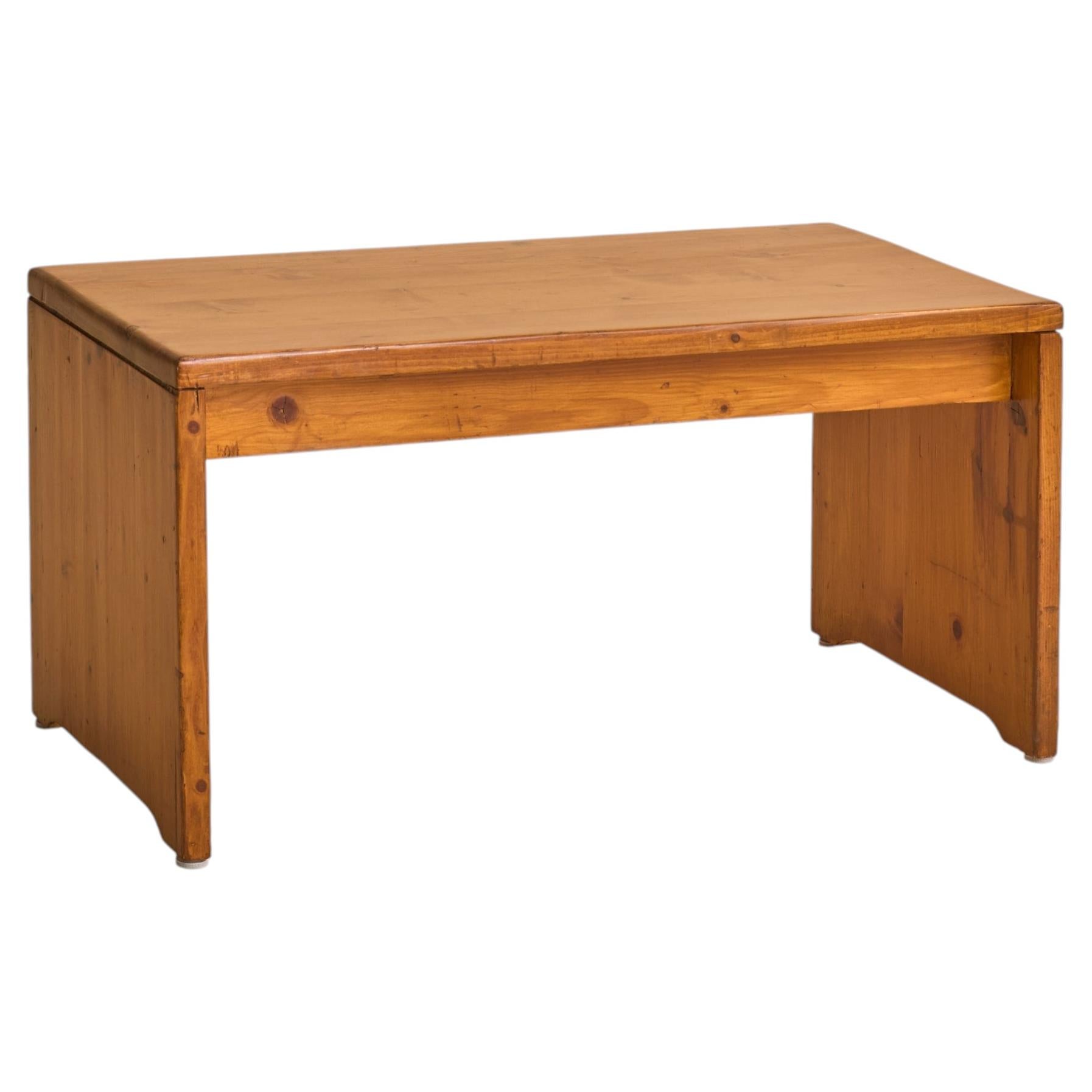 French Pine Coffee Table Attributed to Charlotte Perriand for Les Arcs, 1960s For Sale