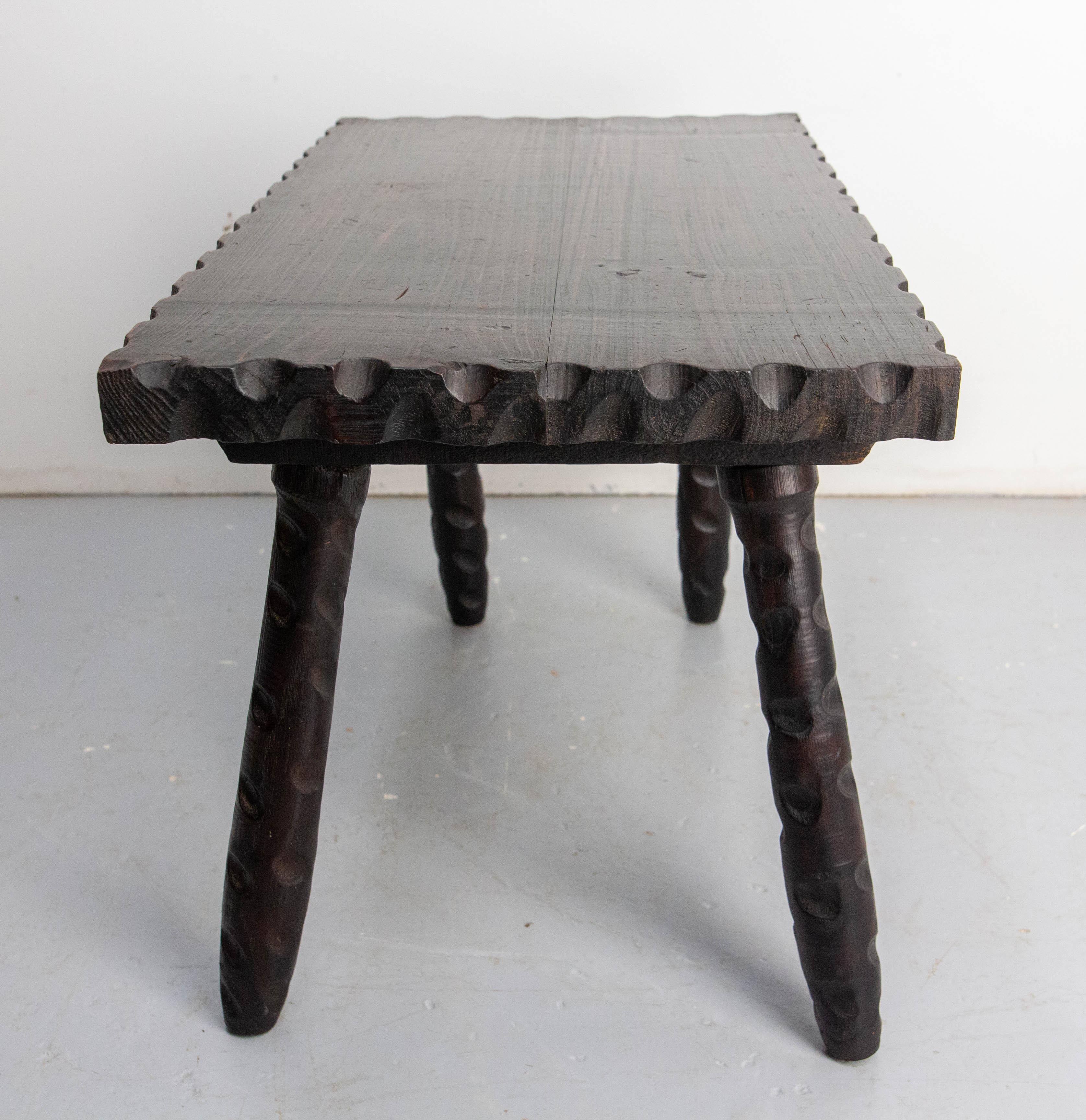 Mid-Century Modern Table basse en pin français Pieds asymétriques de style espagnol, circa 1950 en vente