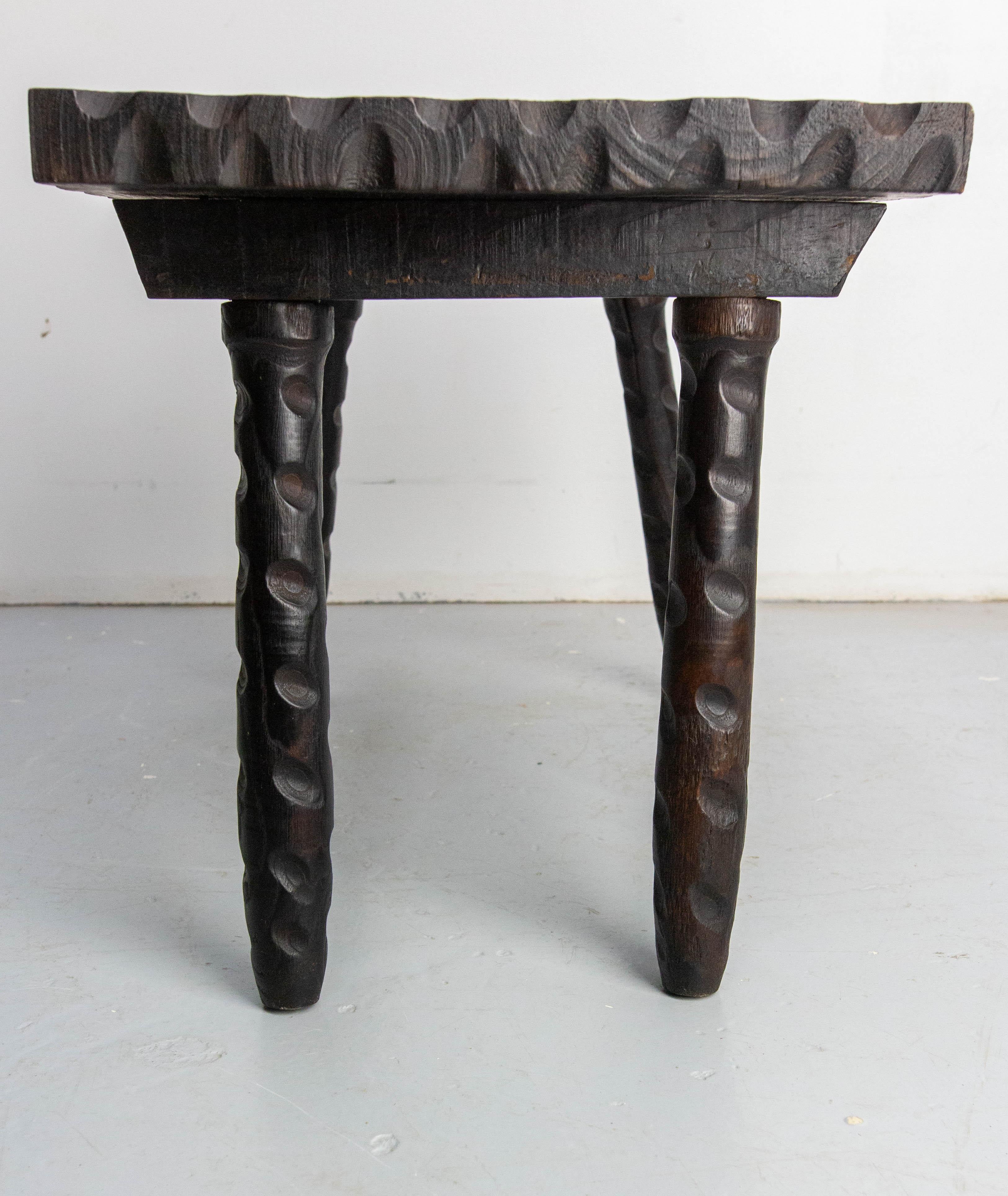 20ième siècle Table basse en pin français Pieds asymétriques de style espagnol, circa 1950 en vente