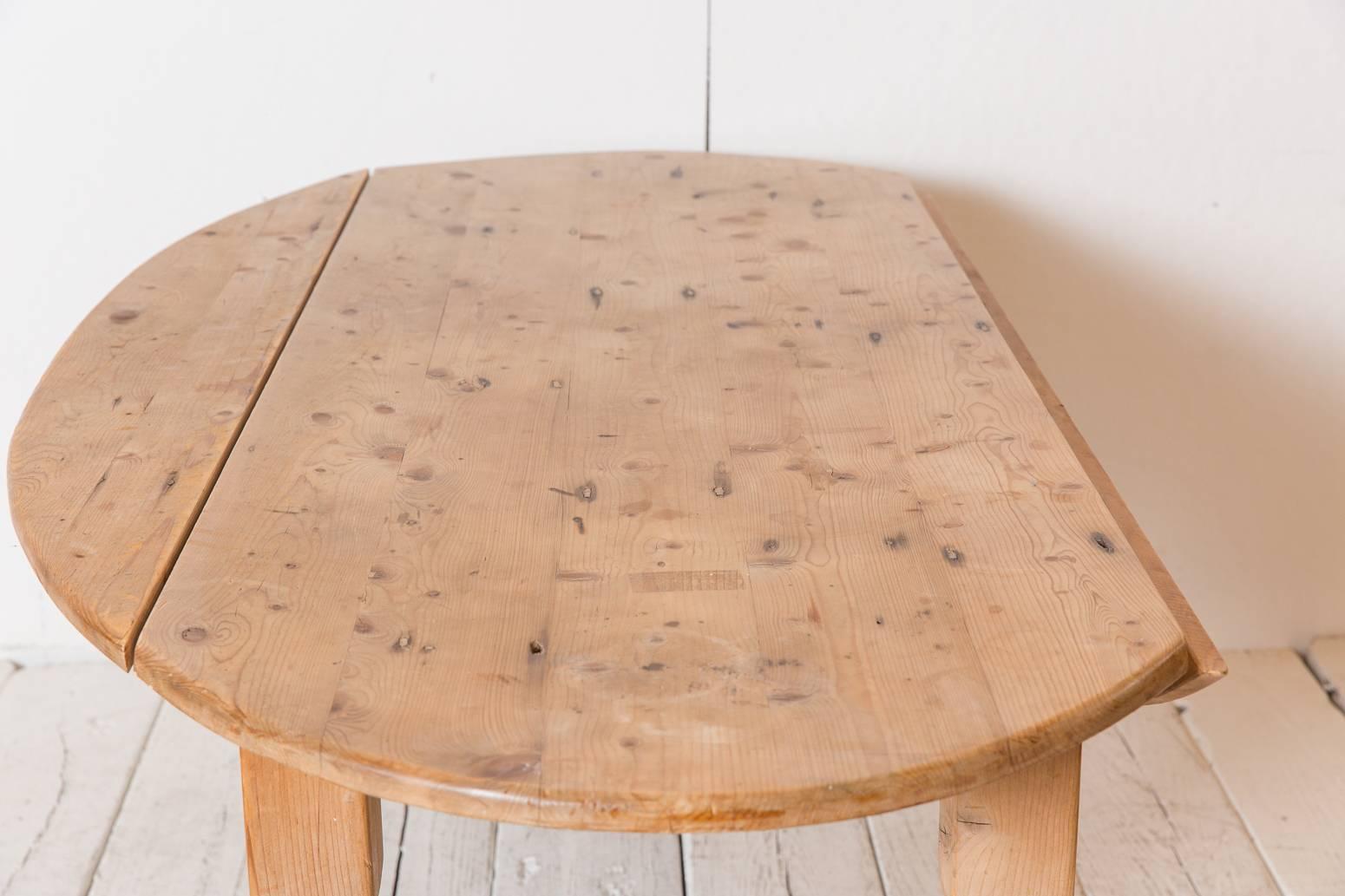 Mid-20th Century French Pine Drop-Leaf Table with Spindle Legs