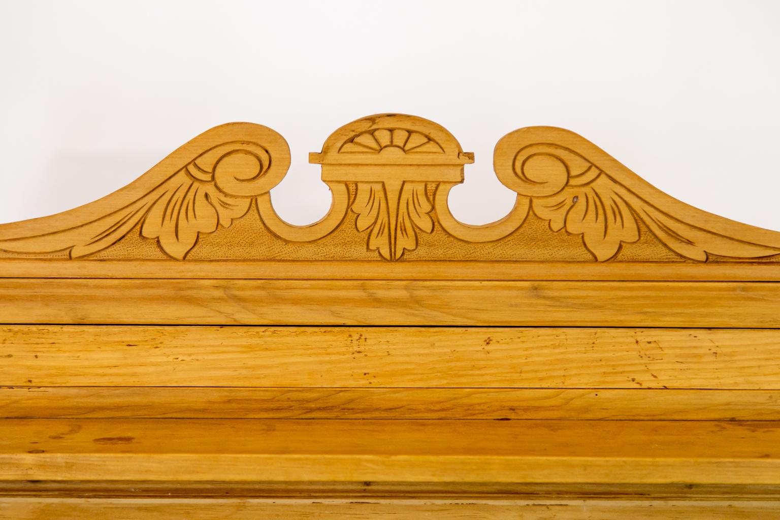 Fine XIX secolo Chiffoniere inglese in pino francese in vendita