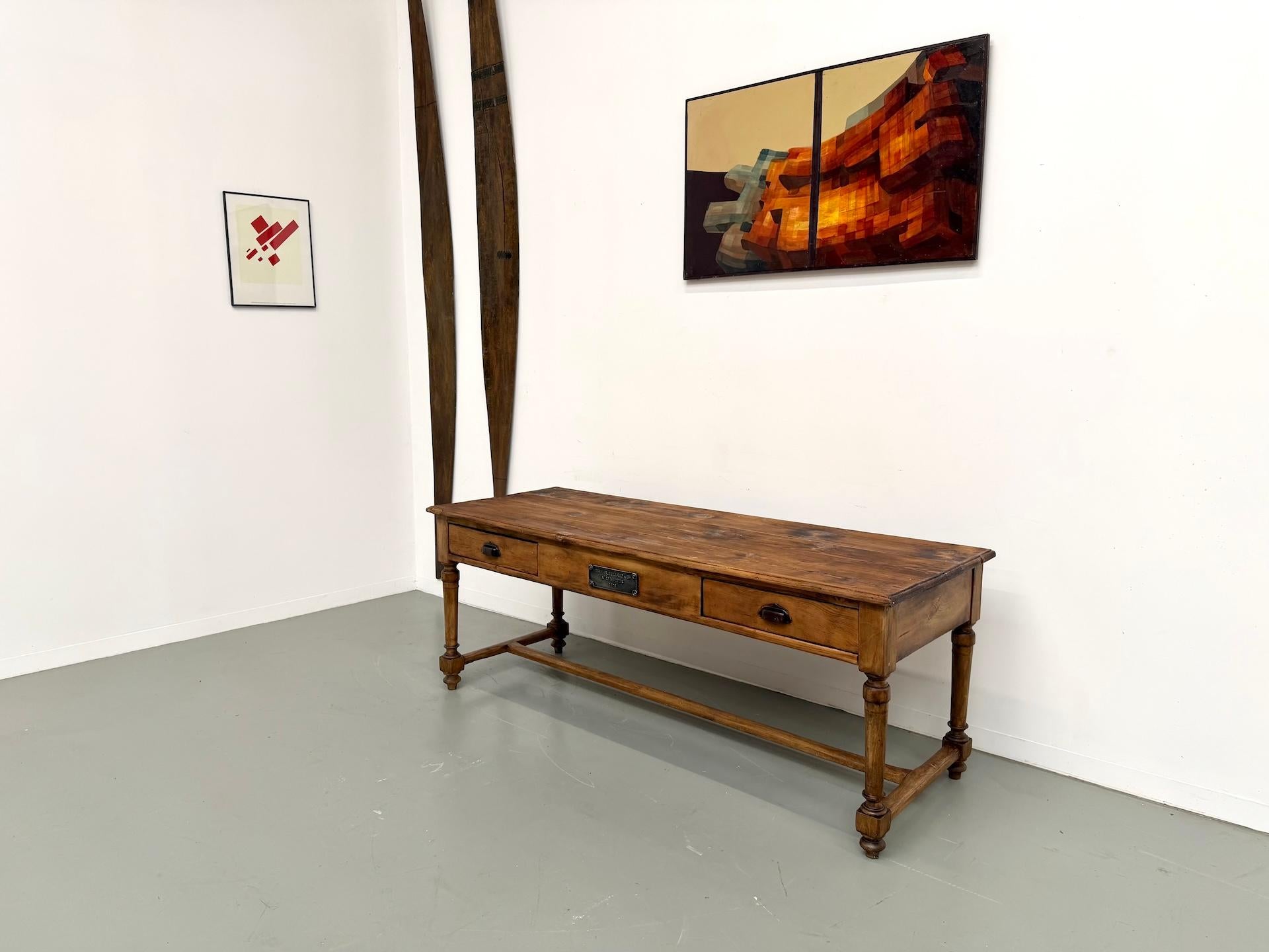 Mesa de granja de pino francés circa 1909 en venta 5