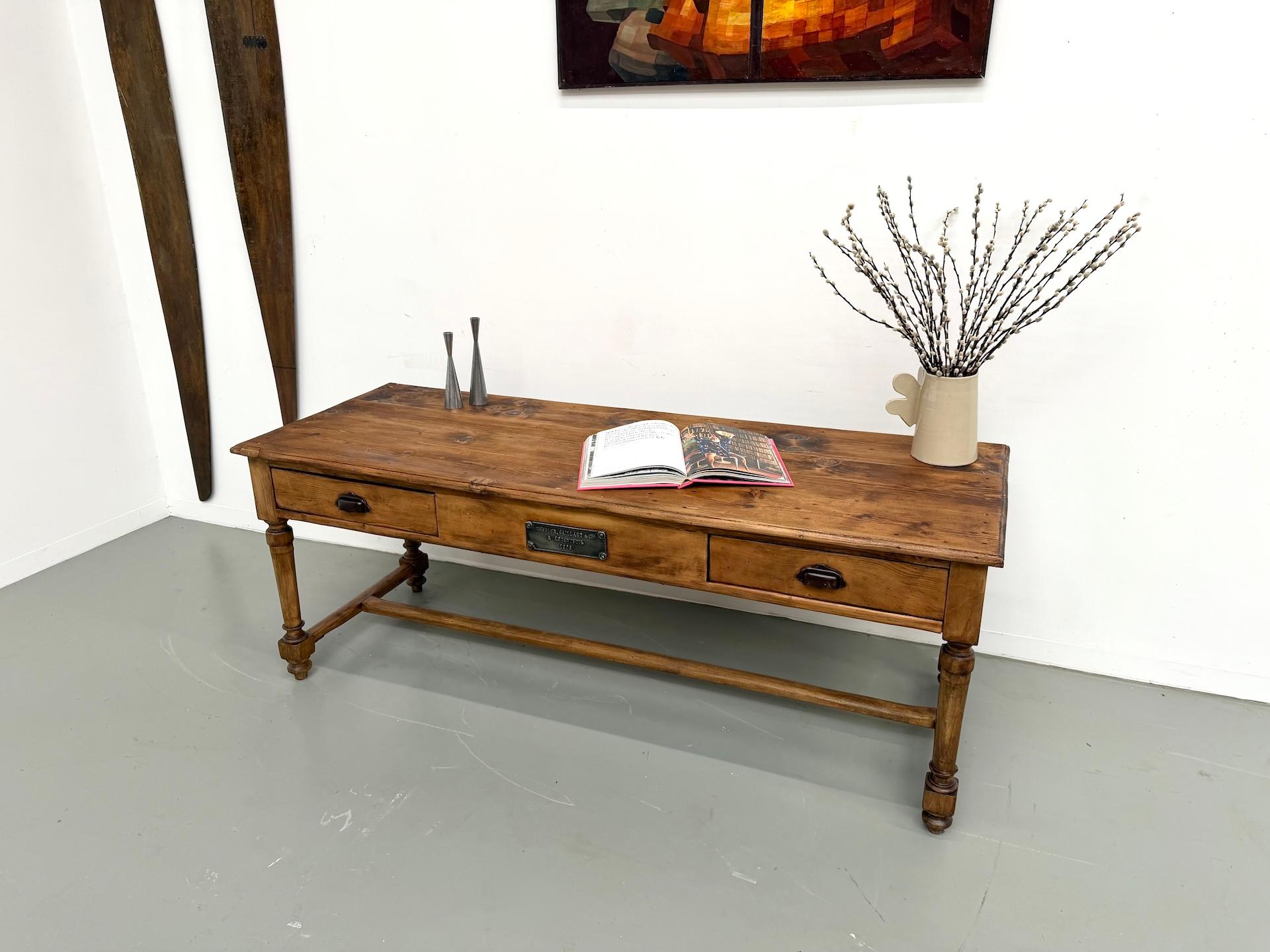 Mesa de granja de pino francés circa 1909 en venta 7