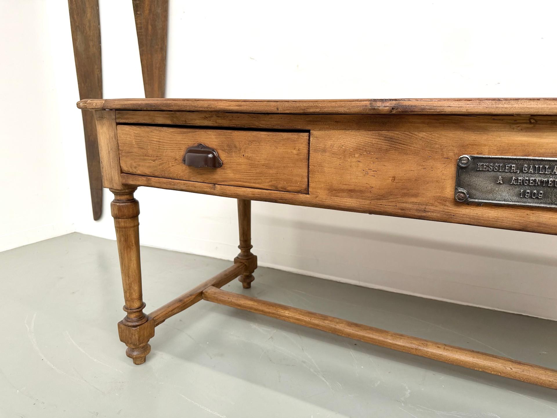 Mesa de granja de pino francés circa 1909 principios del siglo XX en venta
