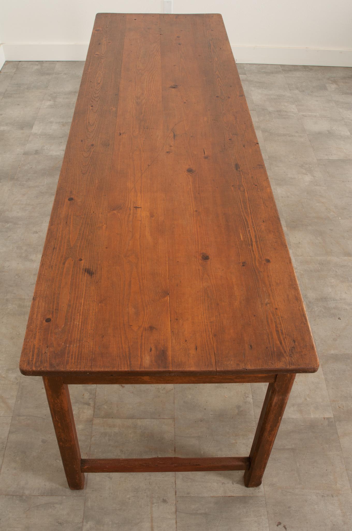 French Pine Farm Table from Burgundy In Good Condition For Sale In Baton Rouge, LA