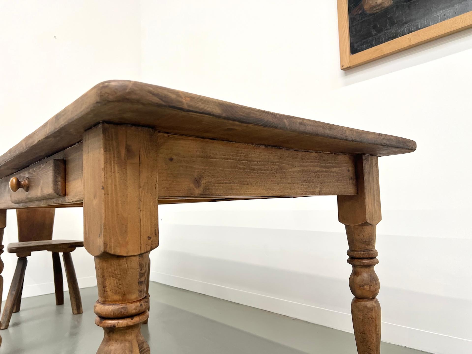 French pine farm table from the 70s with its extension For Sale 13