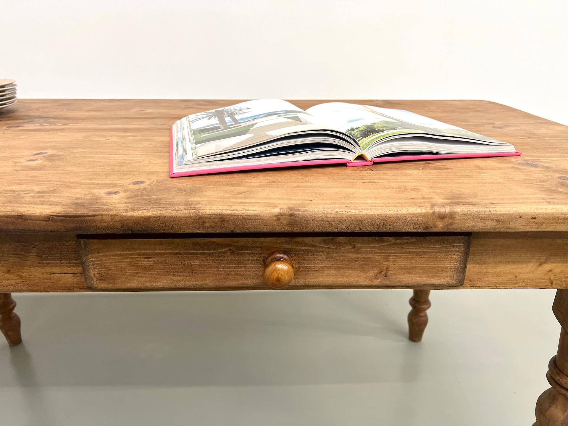 French pine farm table from the 70s with its extension For Sale 14