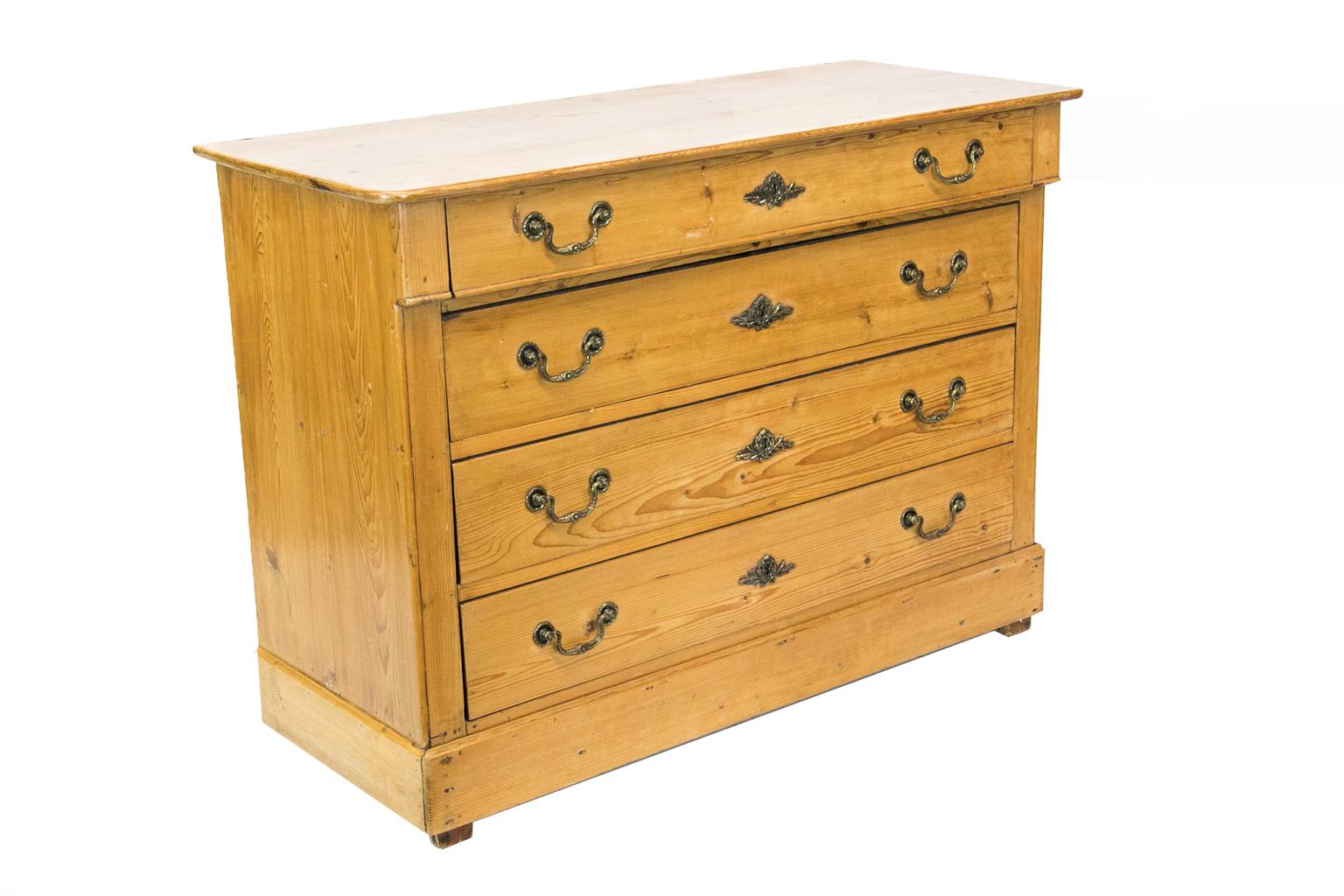 French Pine Four-Drawer Chest For Sale 1