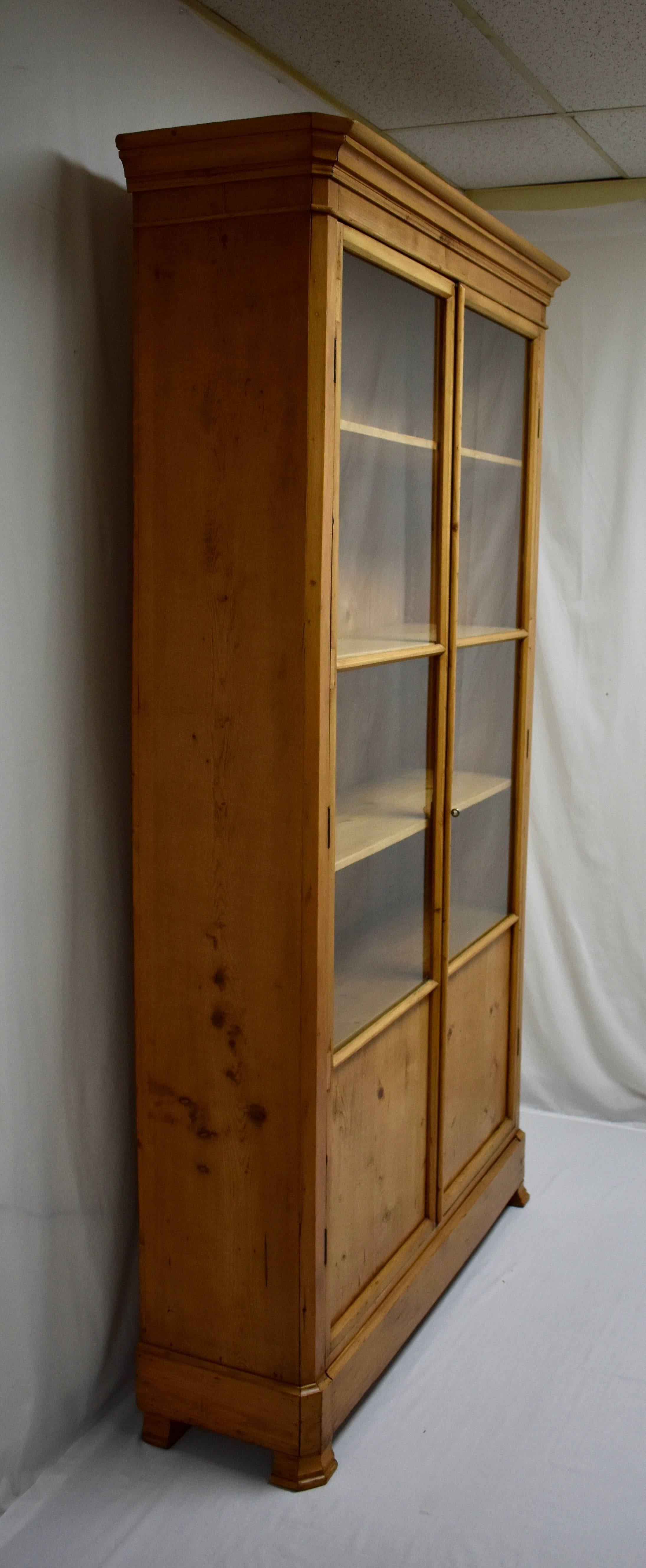 French Pine Glazed Bookcase In Good Condition In Baltimore, MD